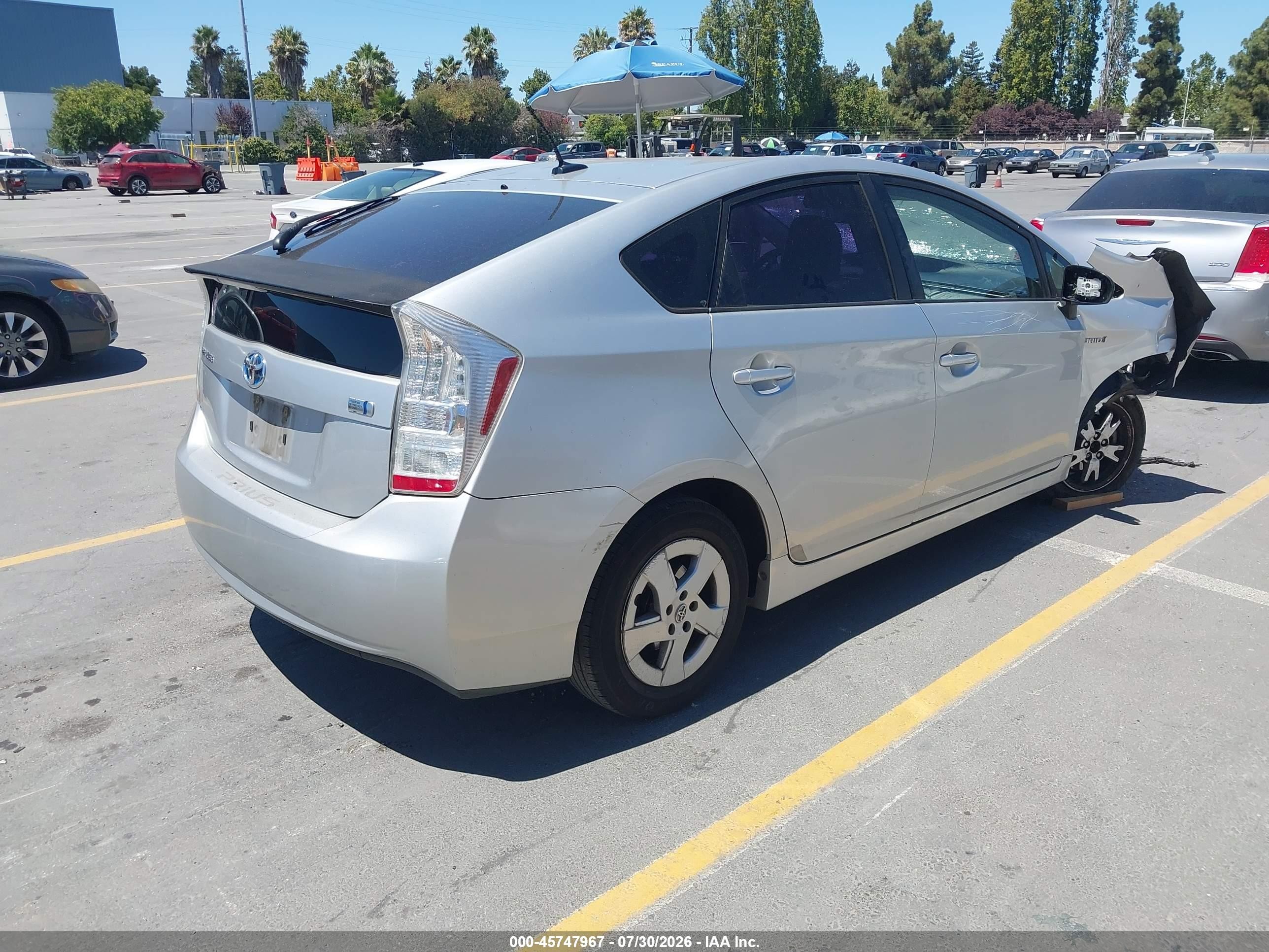 2011 Toyota Prius Four Silver vin: JTDKN3DU5B5266662