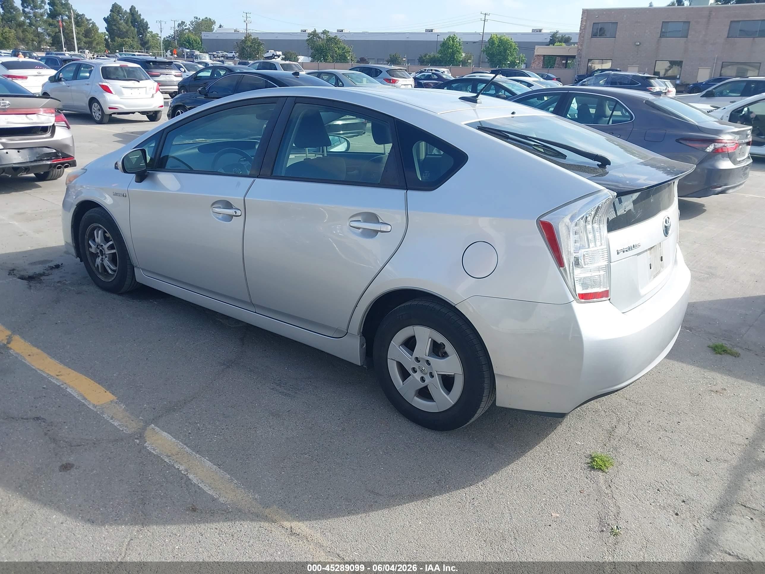 2011 Toyota Prius Two Gray vin: JTDKN3DU5B5286295