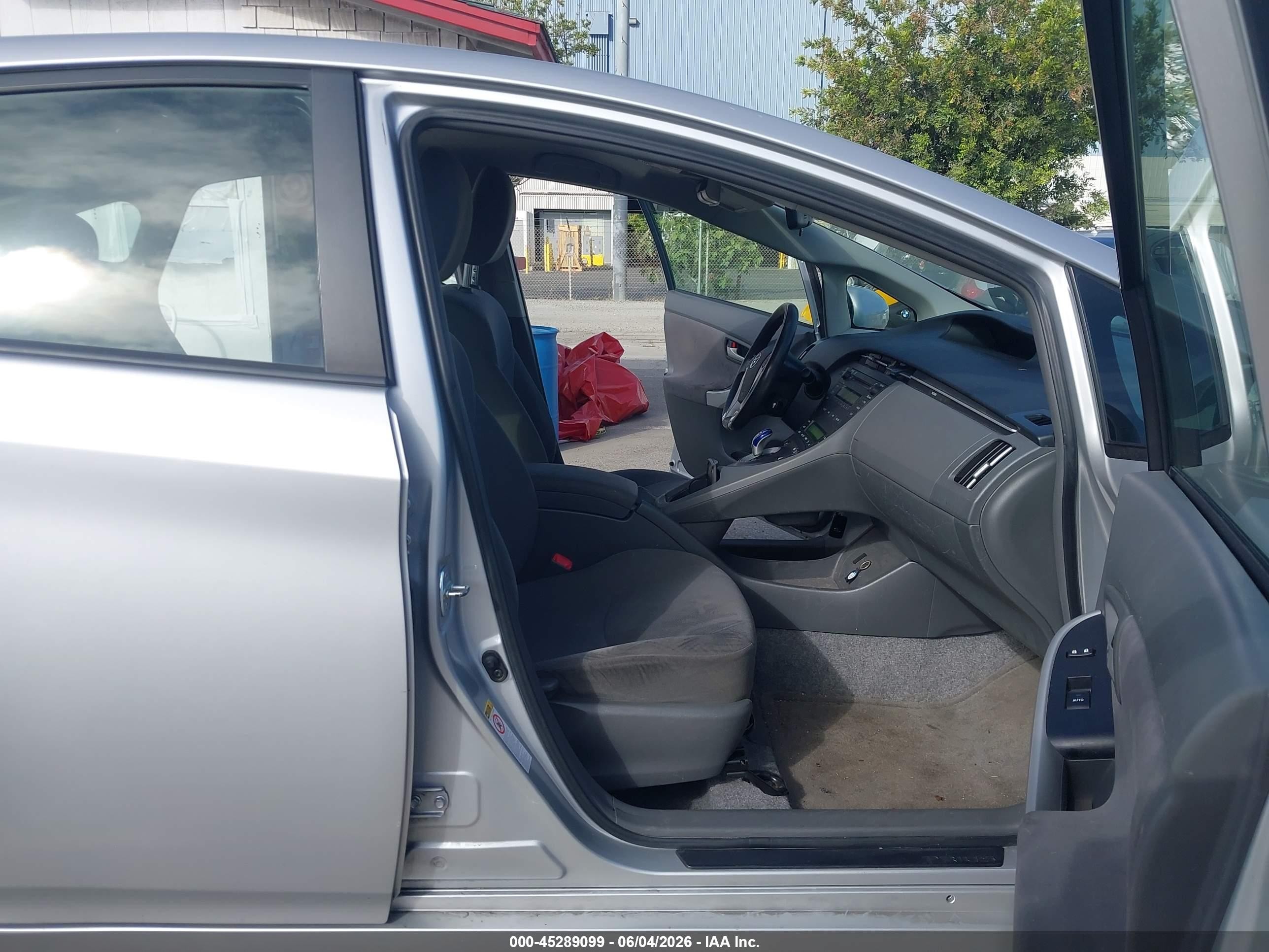 2011 Toyota Prius Two Gray vin: JTDKN3DU5B5286295