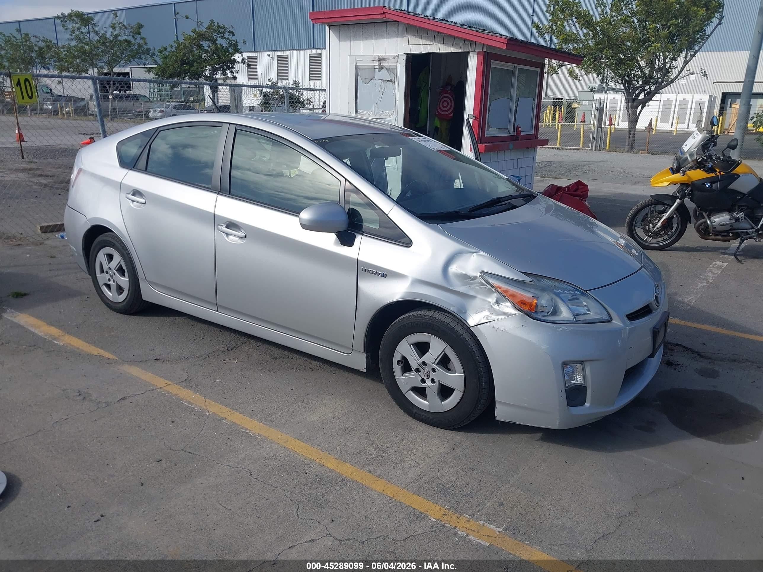 2011 Toyota Prius Two Gray vin: JTDKN3DU5B5286295
