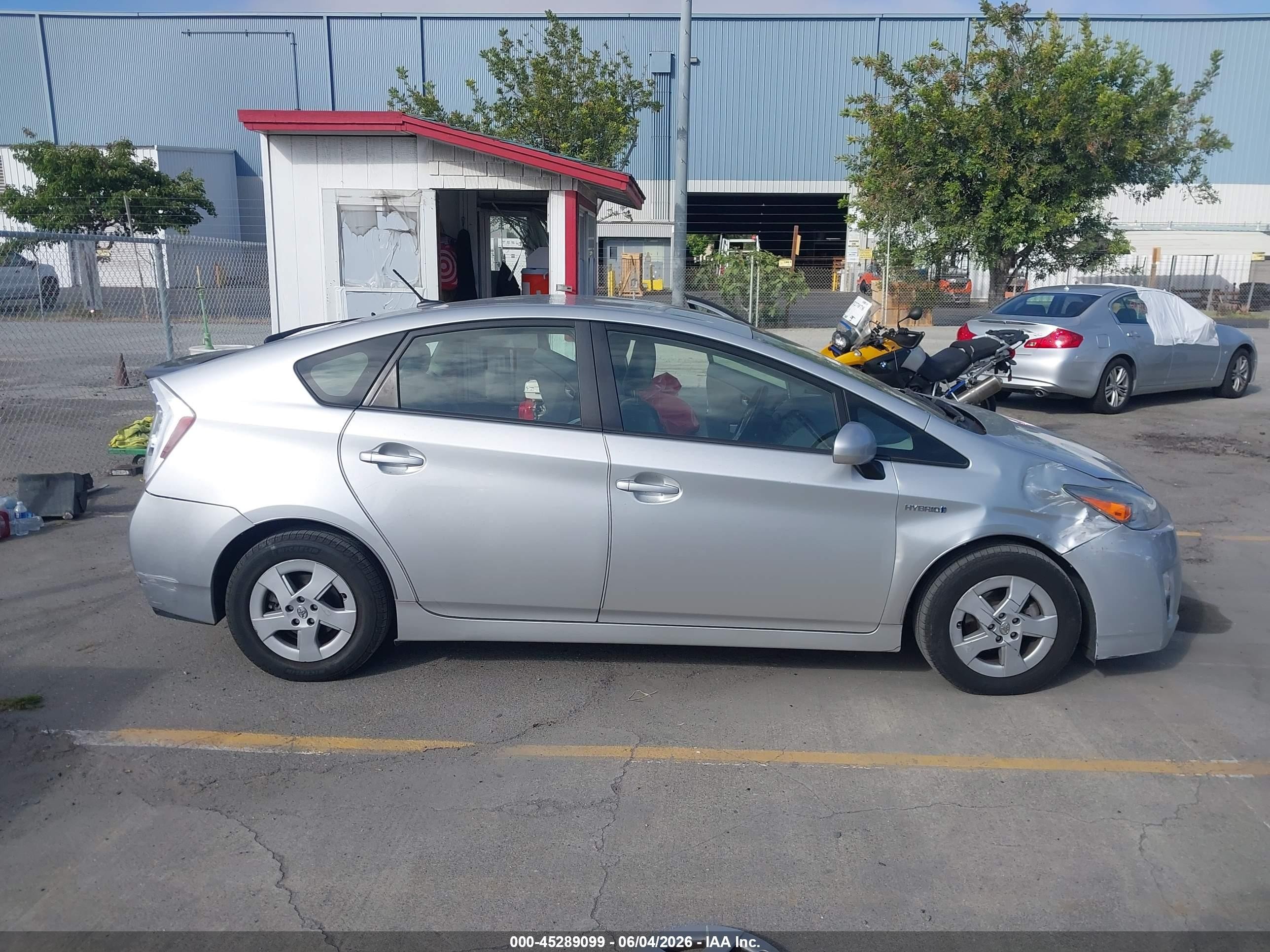 2011 Toyota Prius Two Gray vin: JTDKN3DU5B5286295