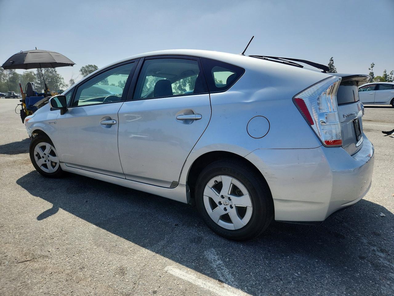 2011 Toyota Prius Three Silver vin: JTDKN3DU5B5322096
