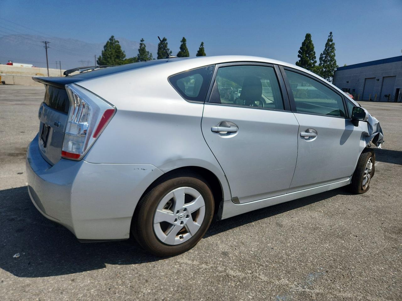 2011 Toyota Prius Three Silver vin: JTDKN3DU5B5322096