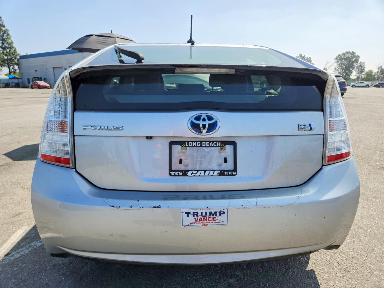2011 Toyota Prius Three Silver vin: JTDKN3DU5B5322096