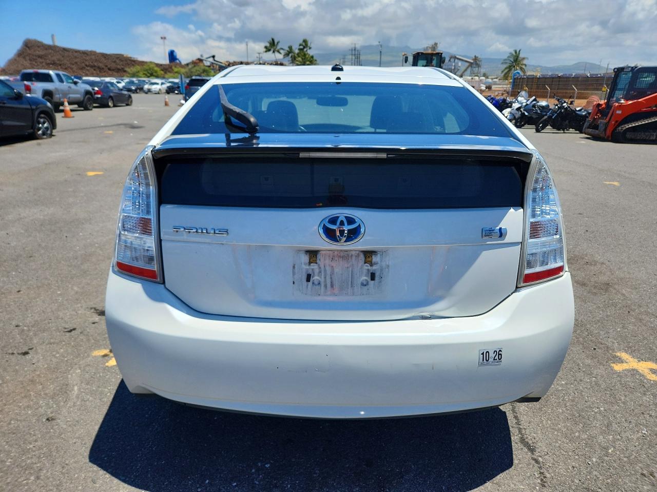 2011 Toyota Prius One White vin: JTDKN3DU5B5327380