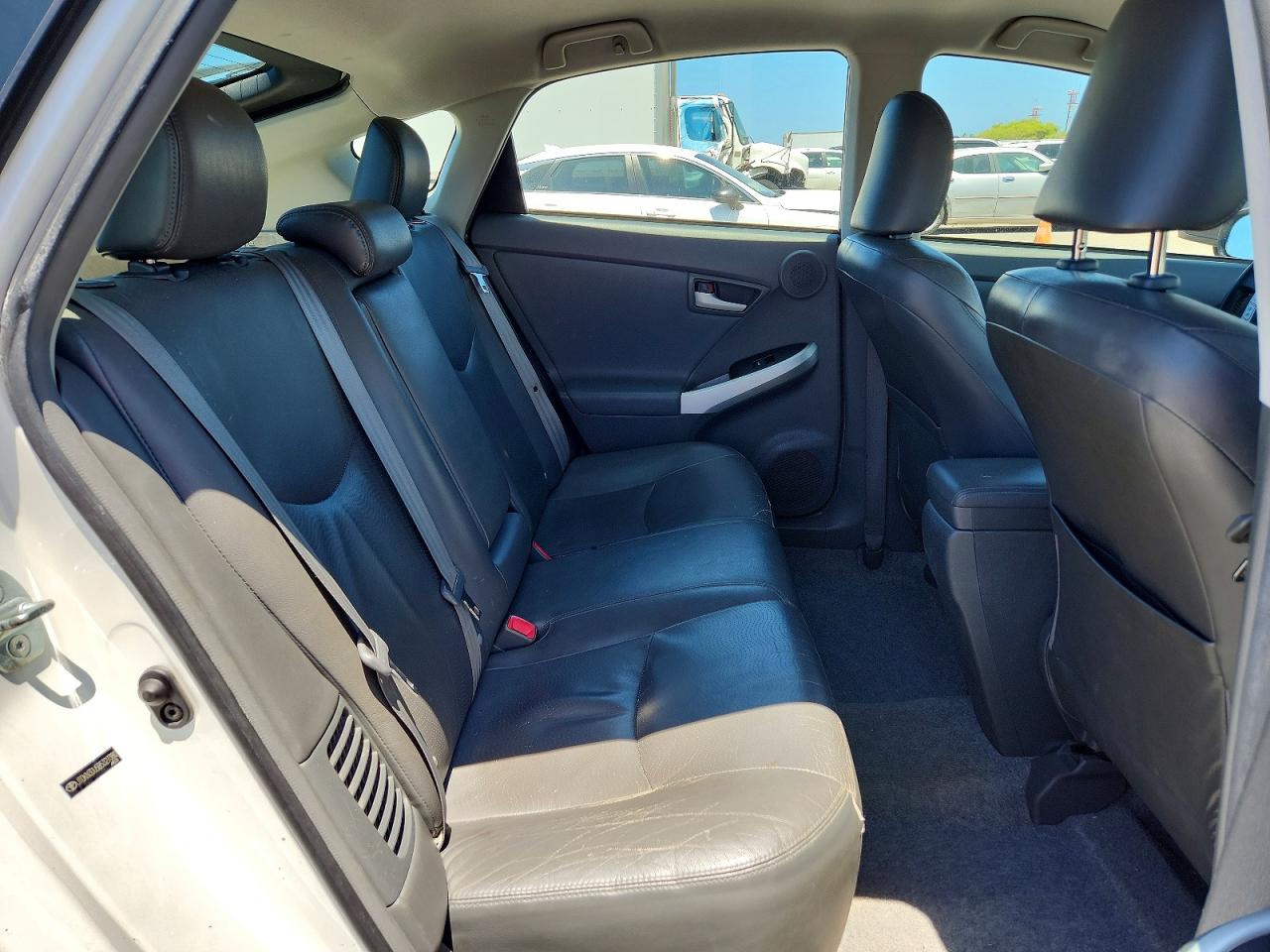 2011 Toyota Prius One White vin: JTDKN3DU5B5327380