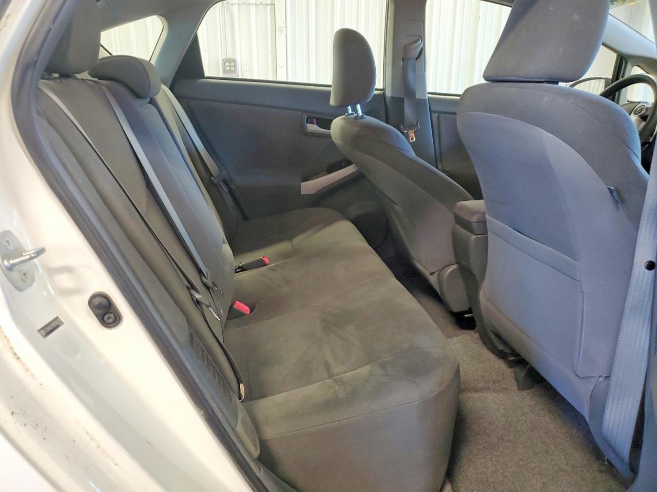 2011 Toyota Prius Two Белый vin: JTDKN3DU5B5362730
