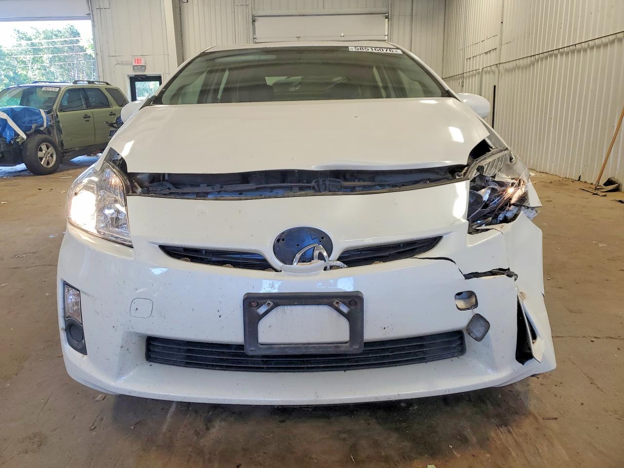 2011 Toyota Prius Two Белый vin: JTDKN3DU5B5362730