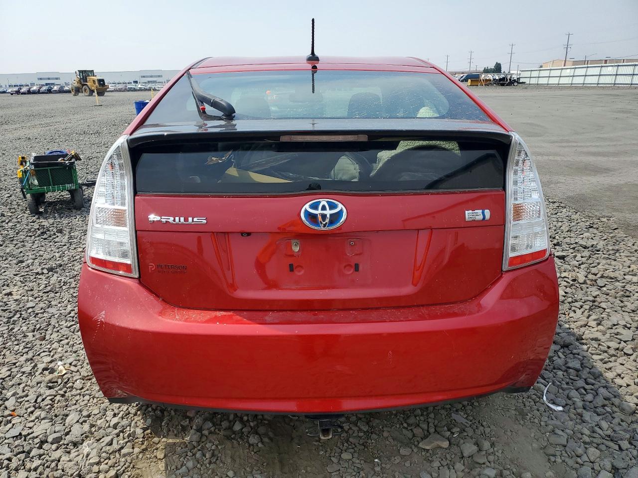 2011 Toyota Prius Three Красный vin: JTDKN3DU5B5369290