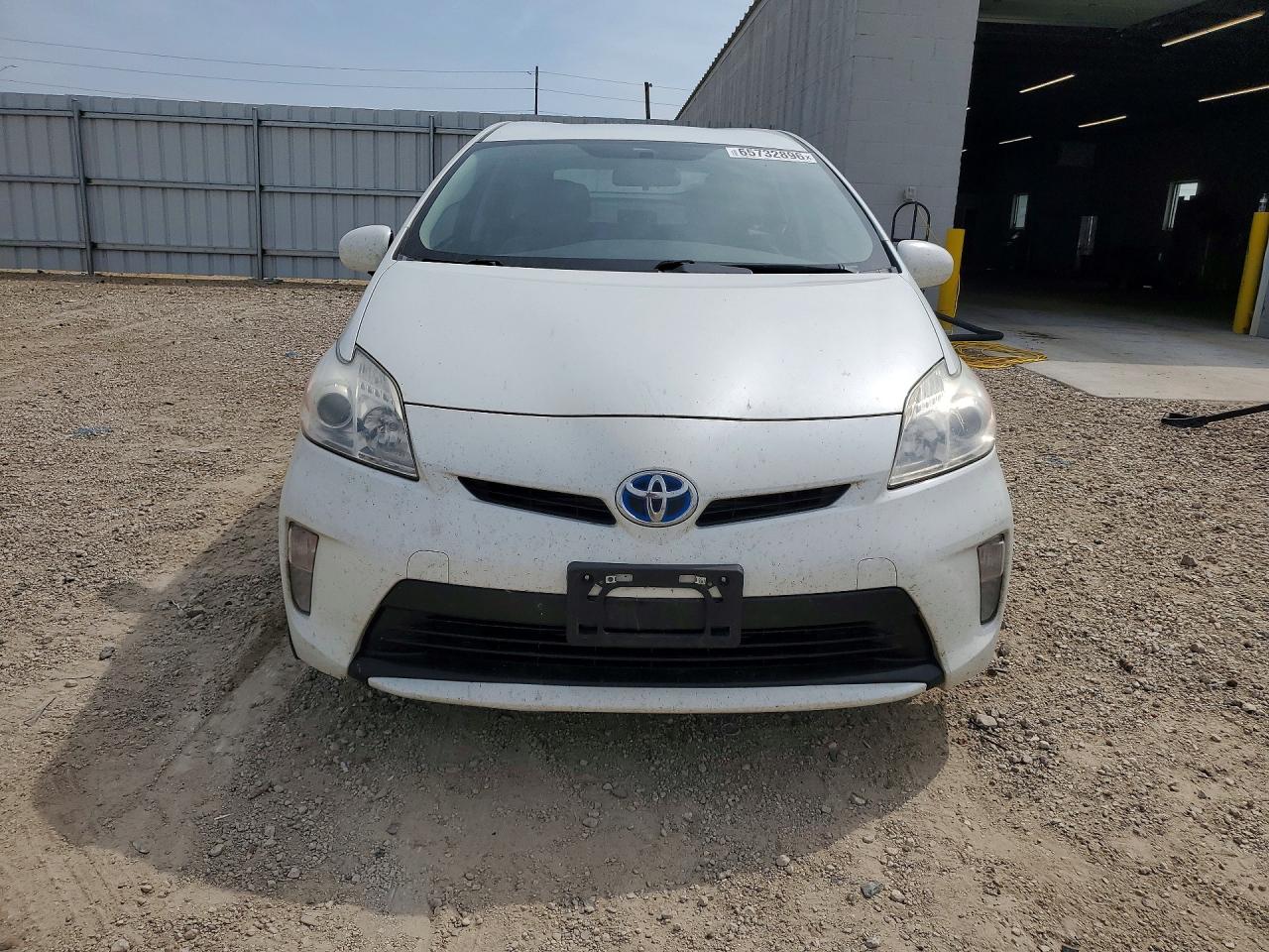 2012 Toyota Prius Three White vin: JTDKN3DU5C1581695