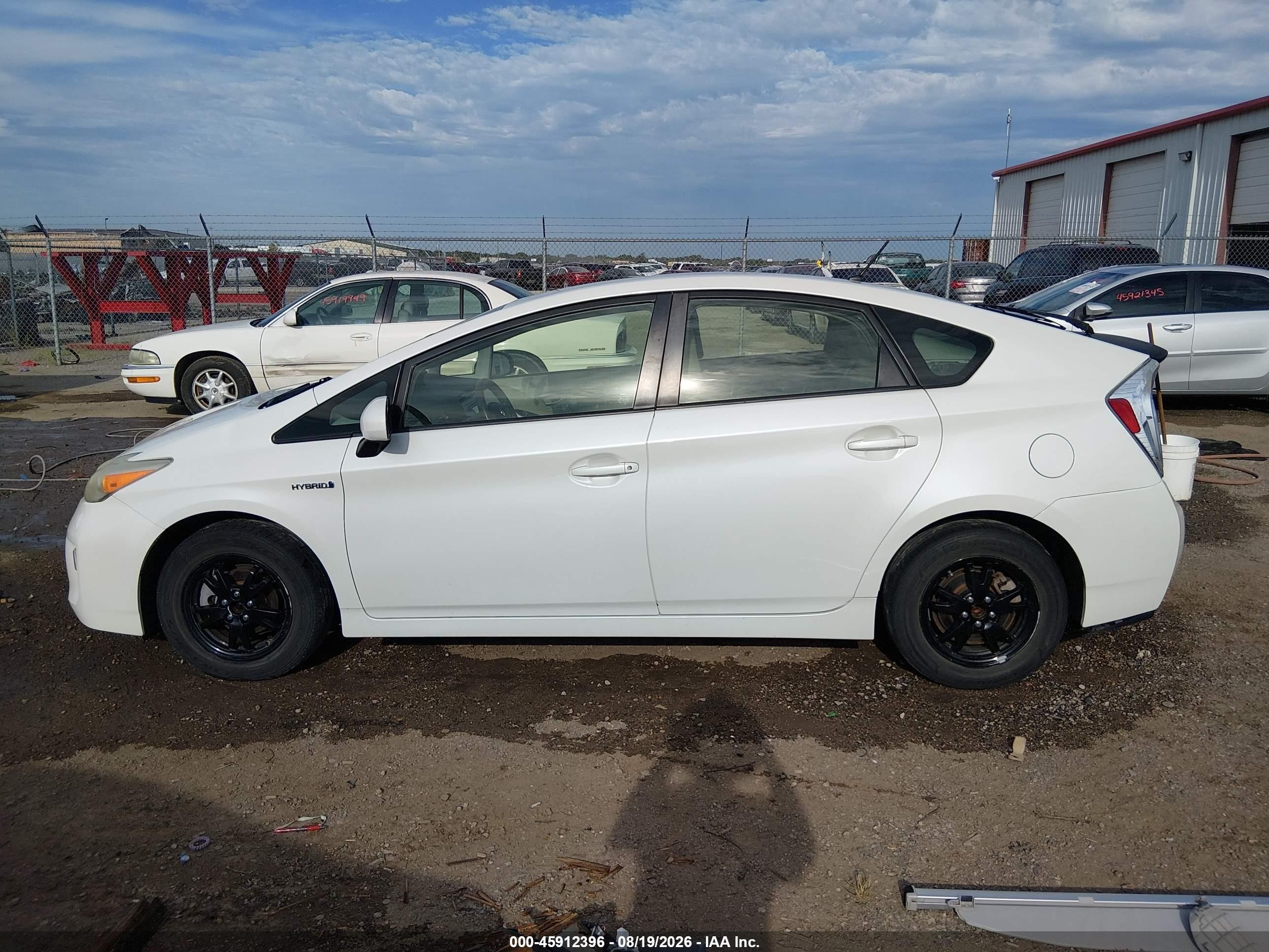 2012 Toyota Prius Two White vin: JTDKN3DU5C5458021
