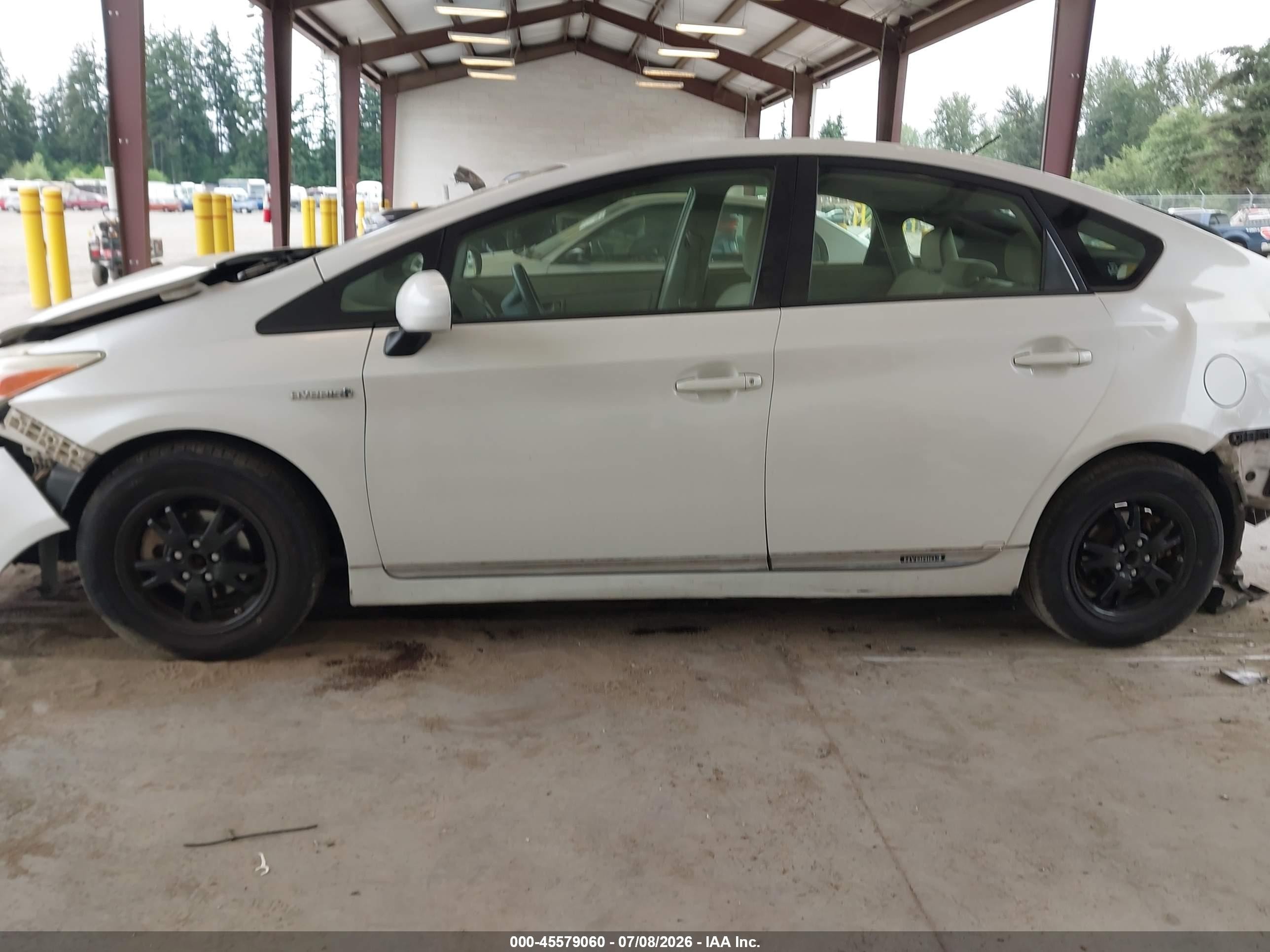 2012 Toyota Prius Two White vin: JTDKN3DU5C5518010