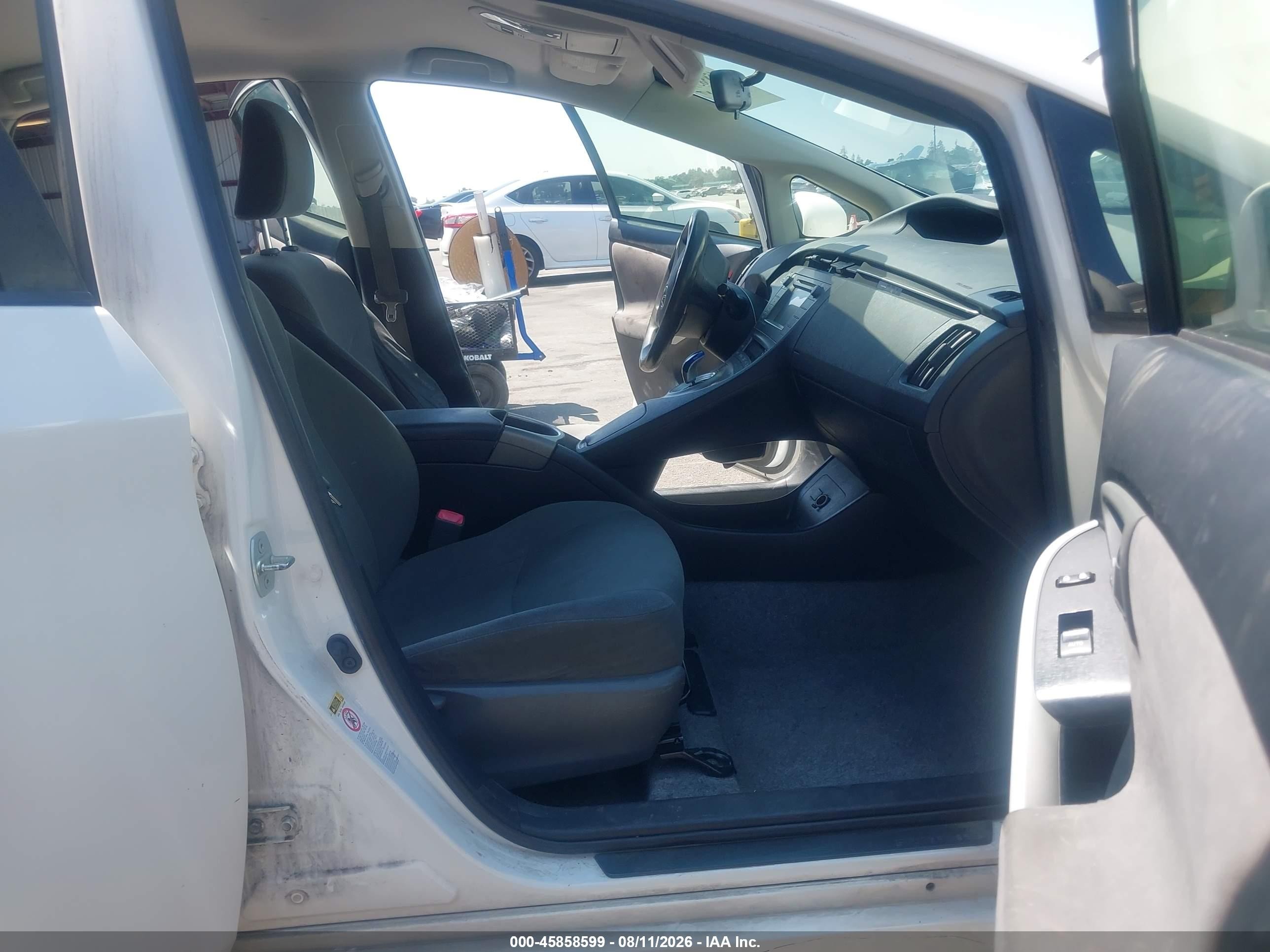 2012 Toyota Prius Three White vin: JTDKN3DU5C5527404