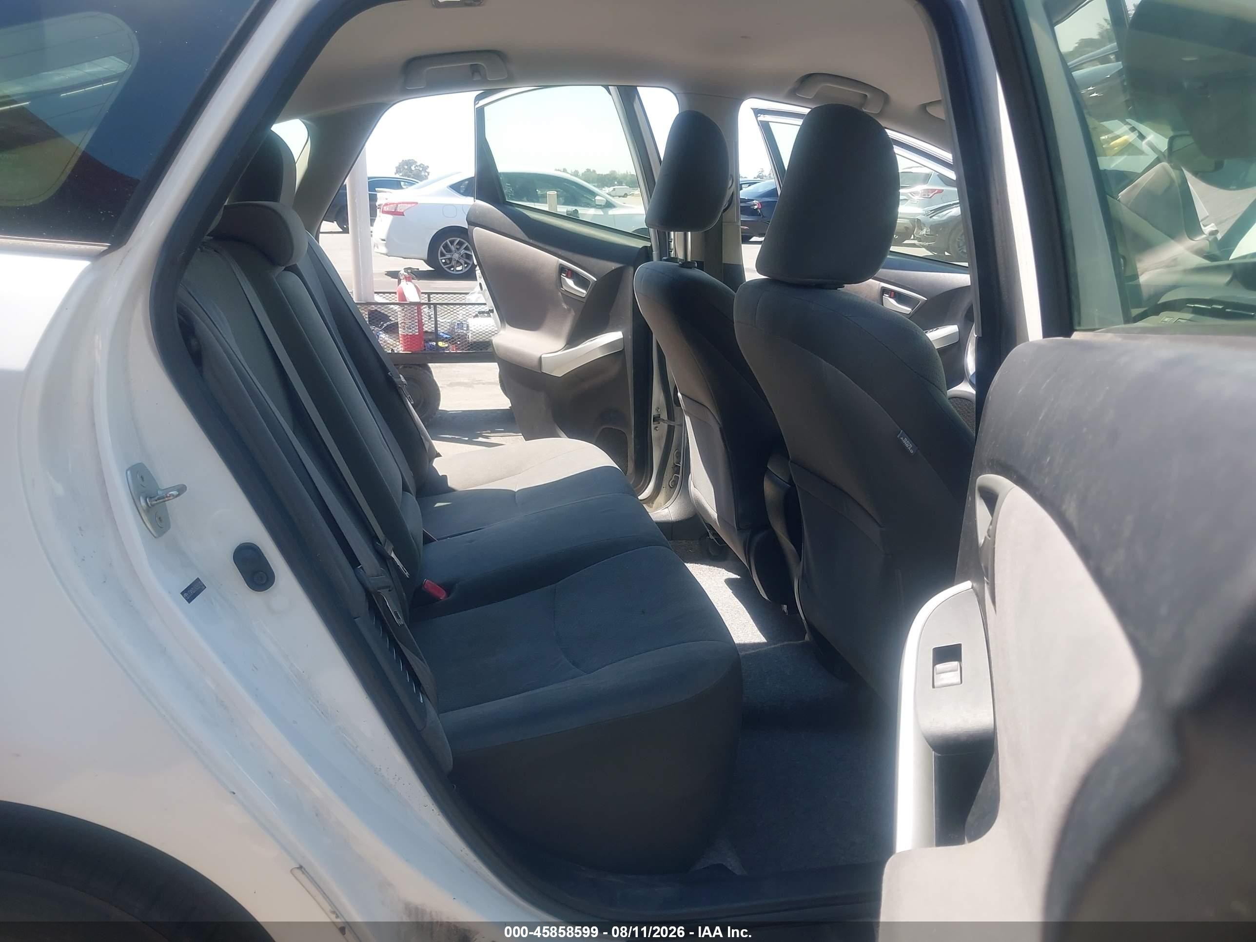 2012 Toyota Prius Three White vin: JTDKN3DU5C5527404