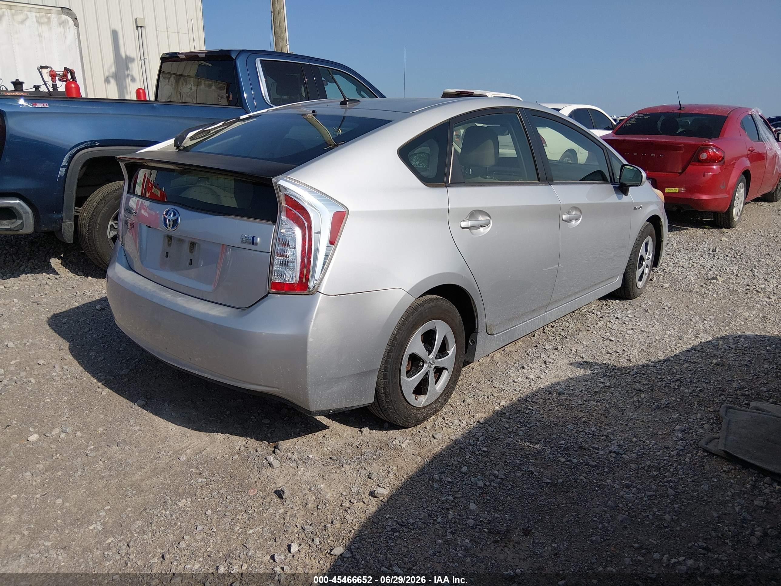 2013 Toyota Prius Three White vin: JTDKN3DU5D0337214