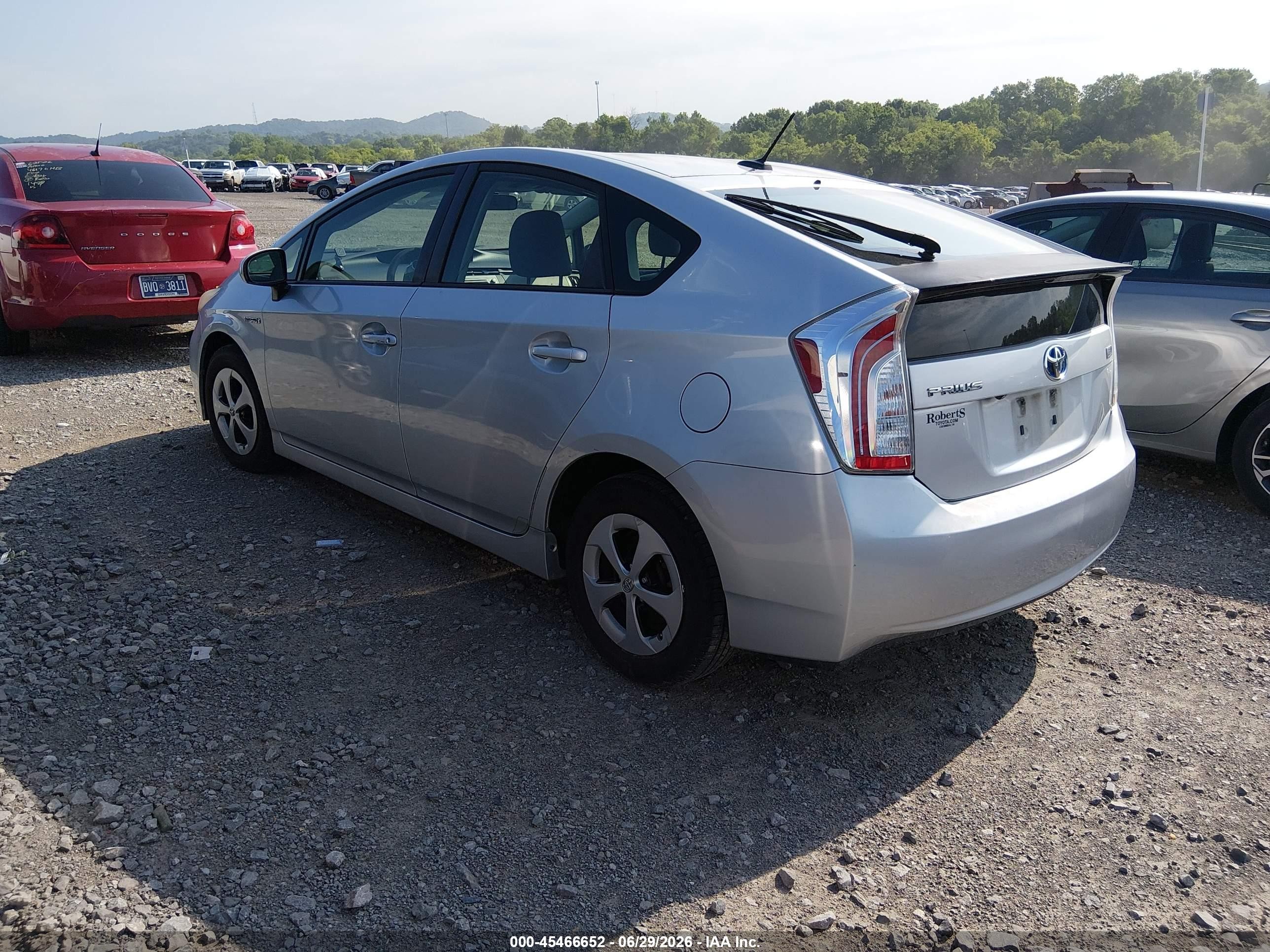 2013 Toyota Prius Three White vin: JTDKN3DU5D0337214
