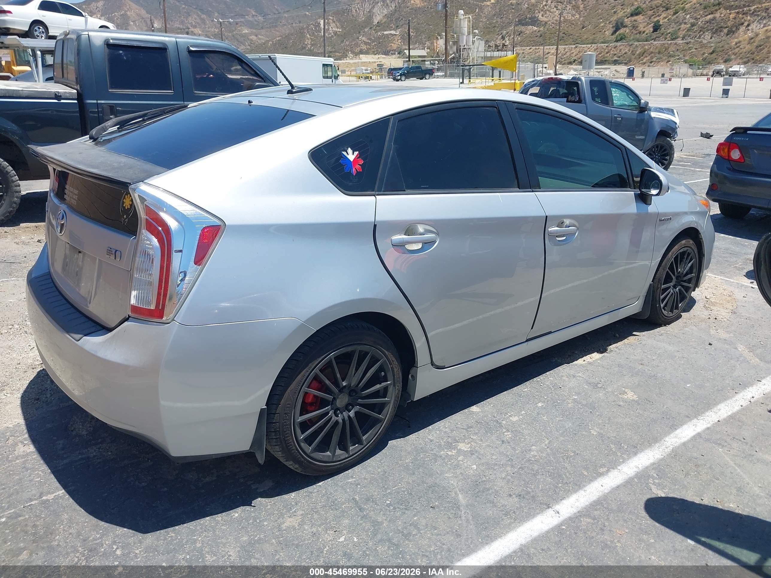 2013 Toyota Prius Three Silver vin: JTDKN3DU5D0347497