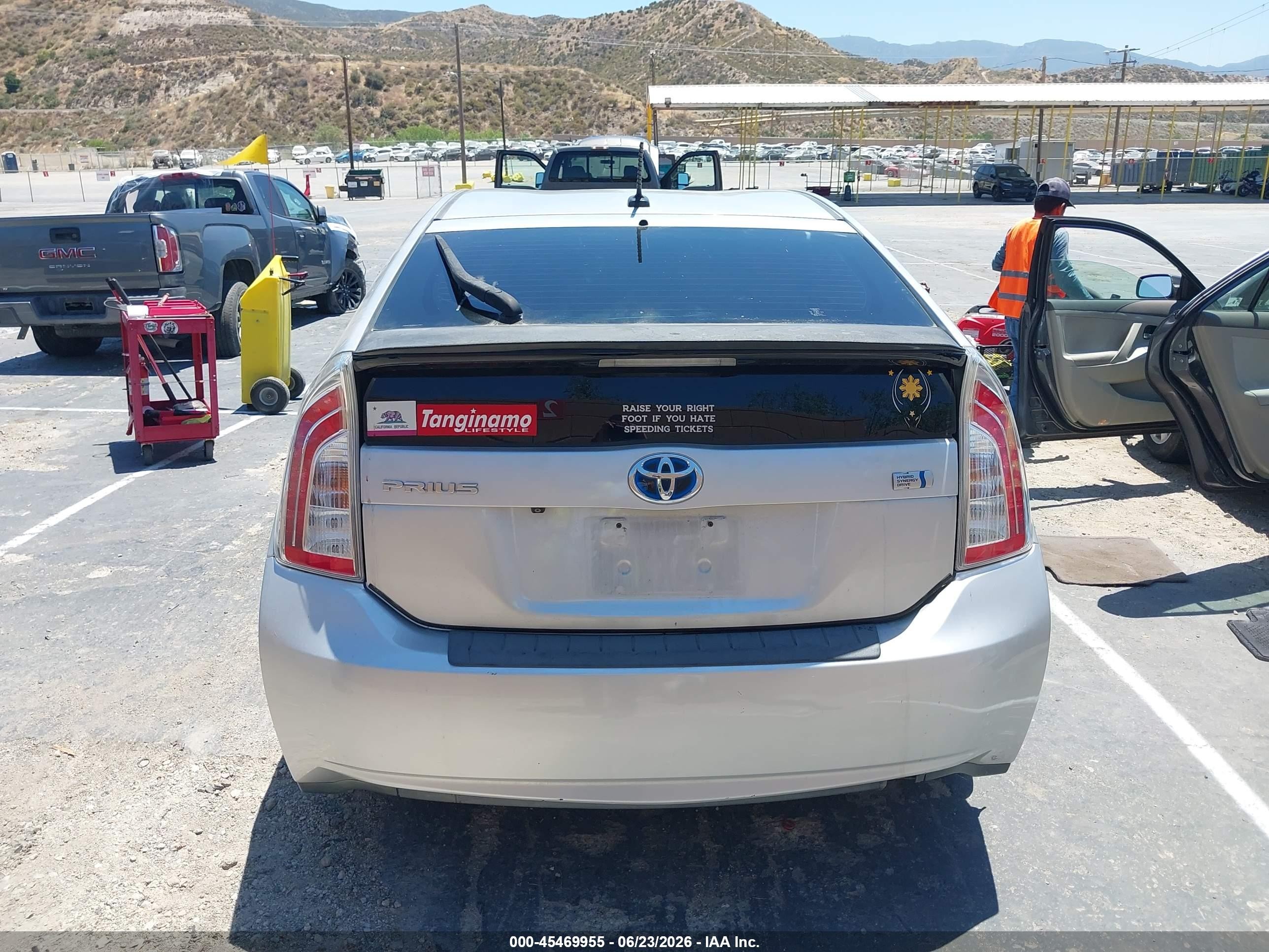 2013 Toyota Prius Three Silver vin: JTDKN3DU5D0347497