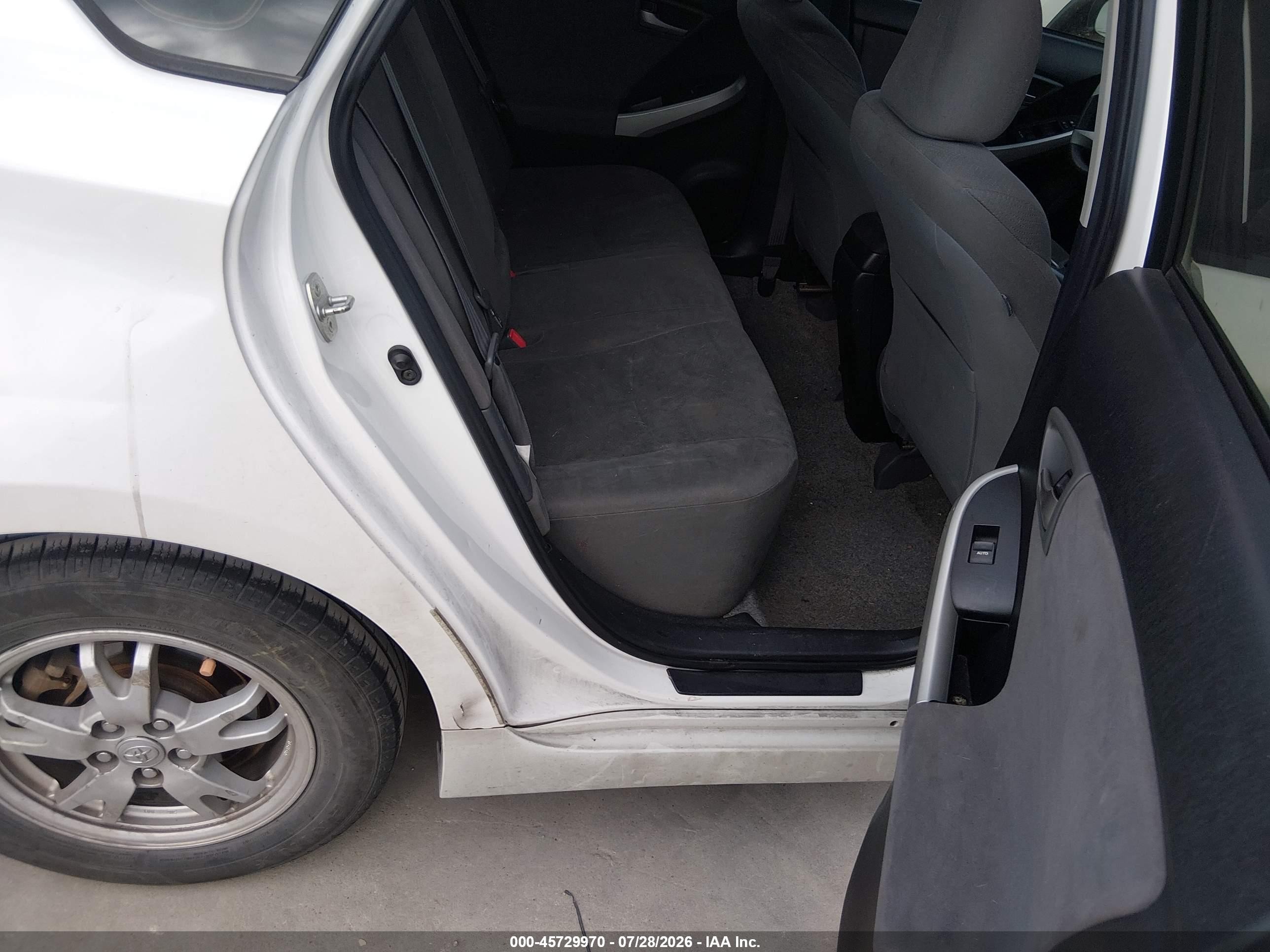 2013 Toyota Prius Two White vin: JTDKN3DU5D0348326