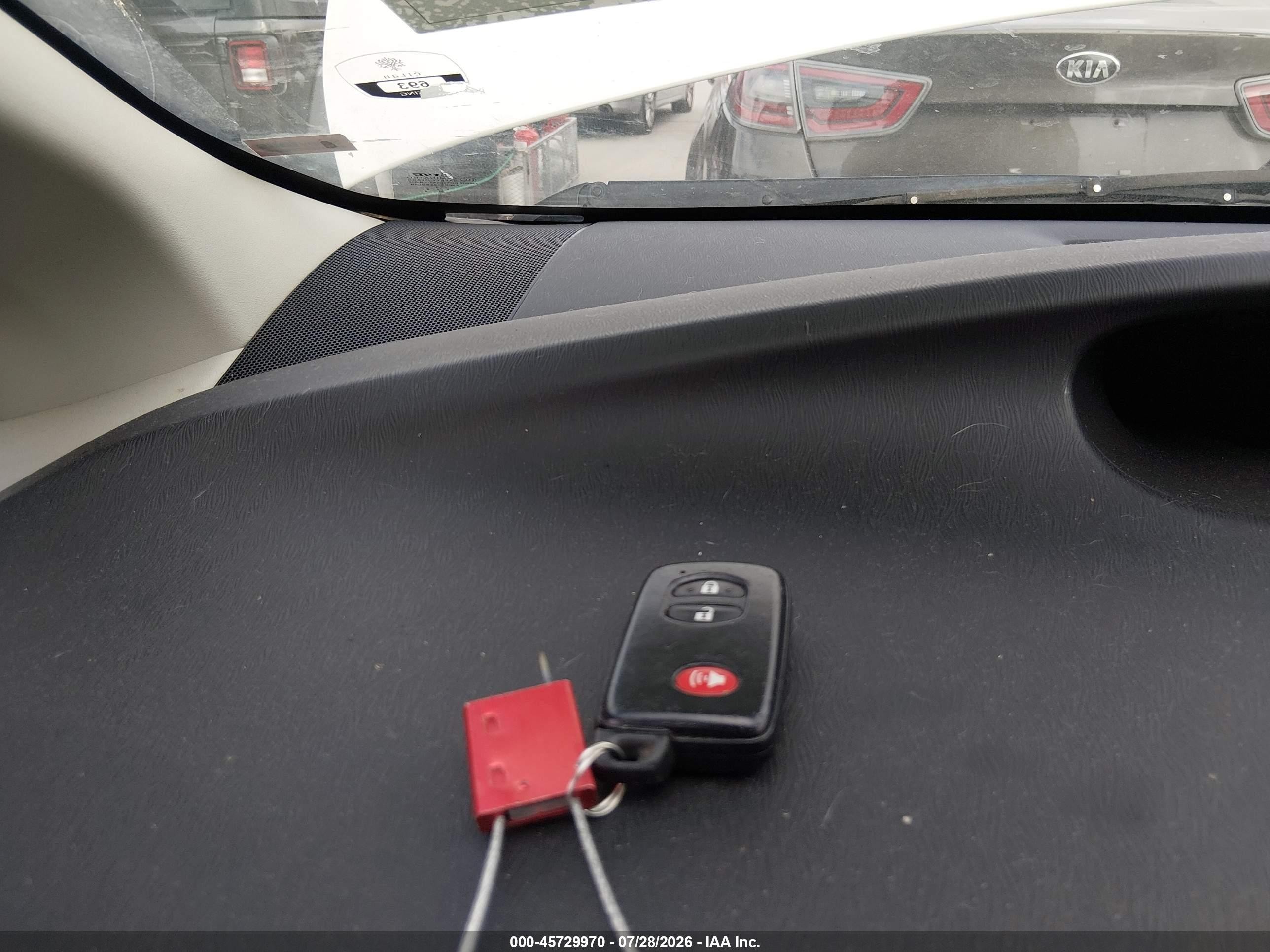 2013 Toyota Prius Two White vin: JTDKN3DU5D0348326