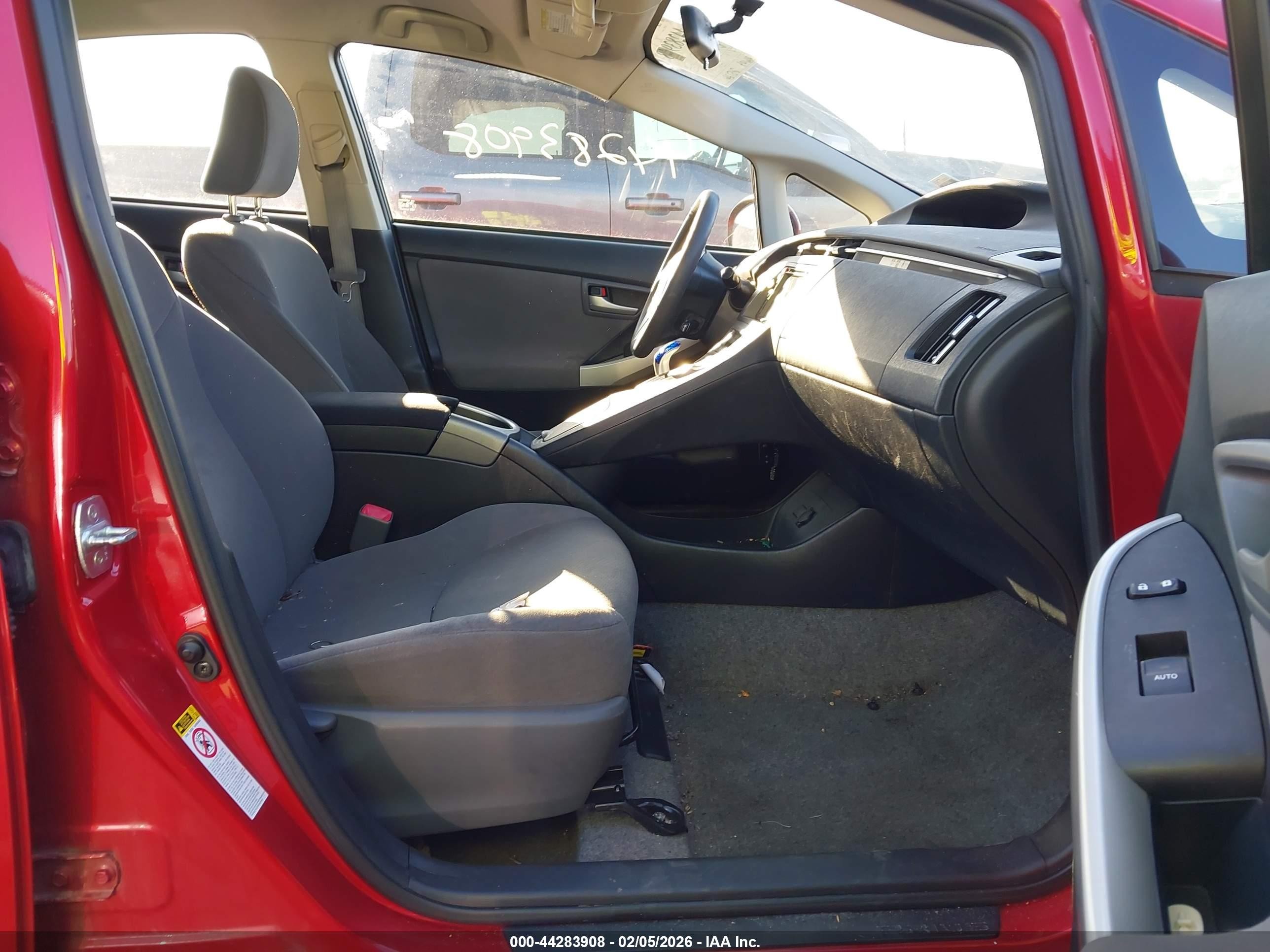 2013 Toyota Prius Two Red vin: JTDKN3DU5D0349833
