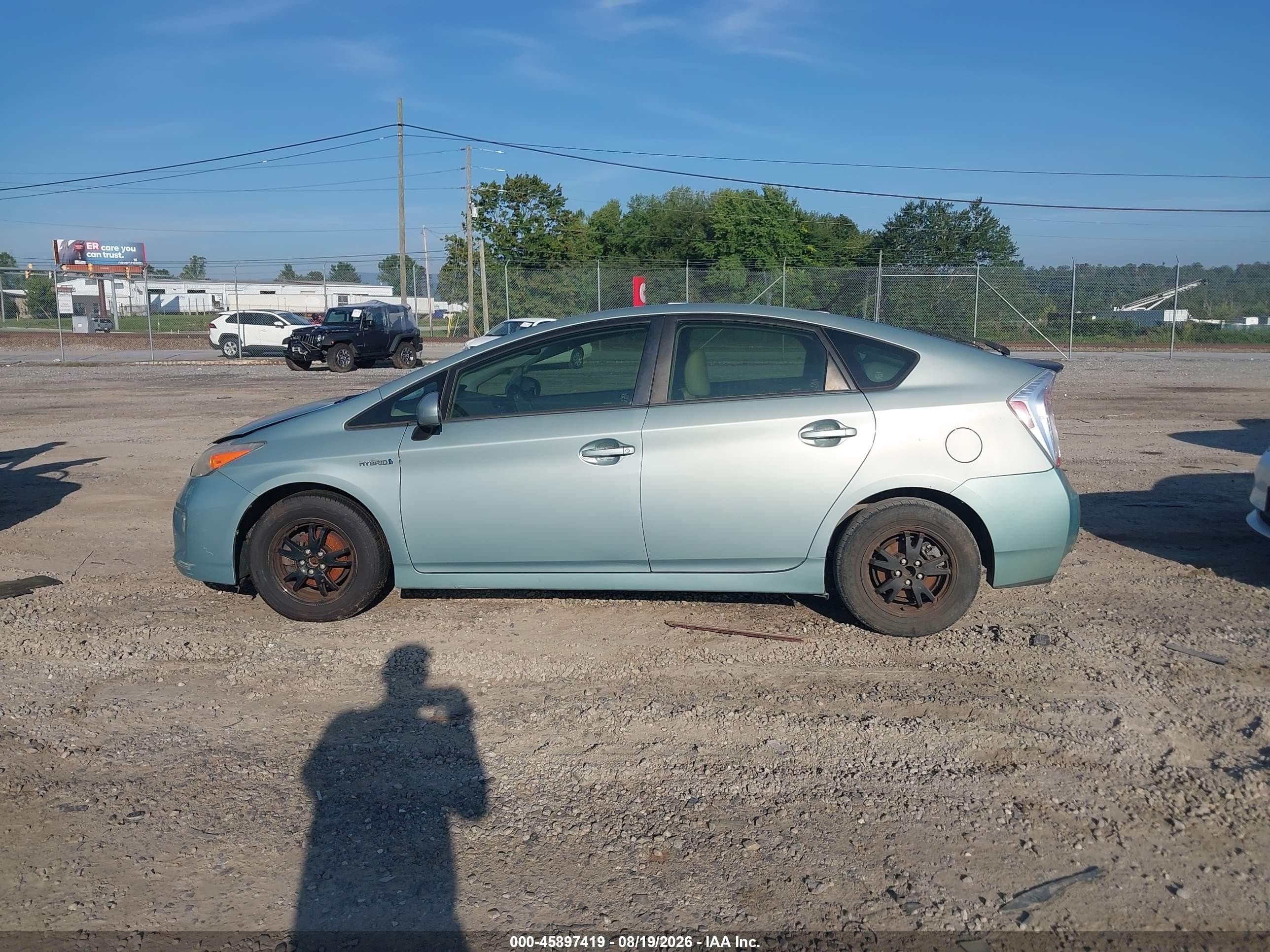 2013 Toyota Prius Four Green vin: JTDKN3DU5D1667557