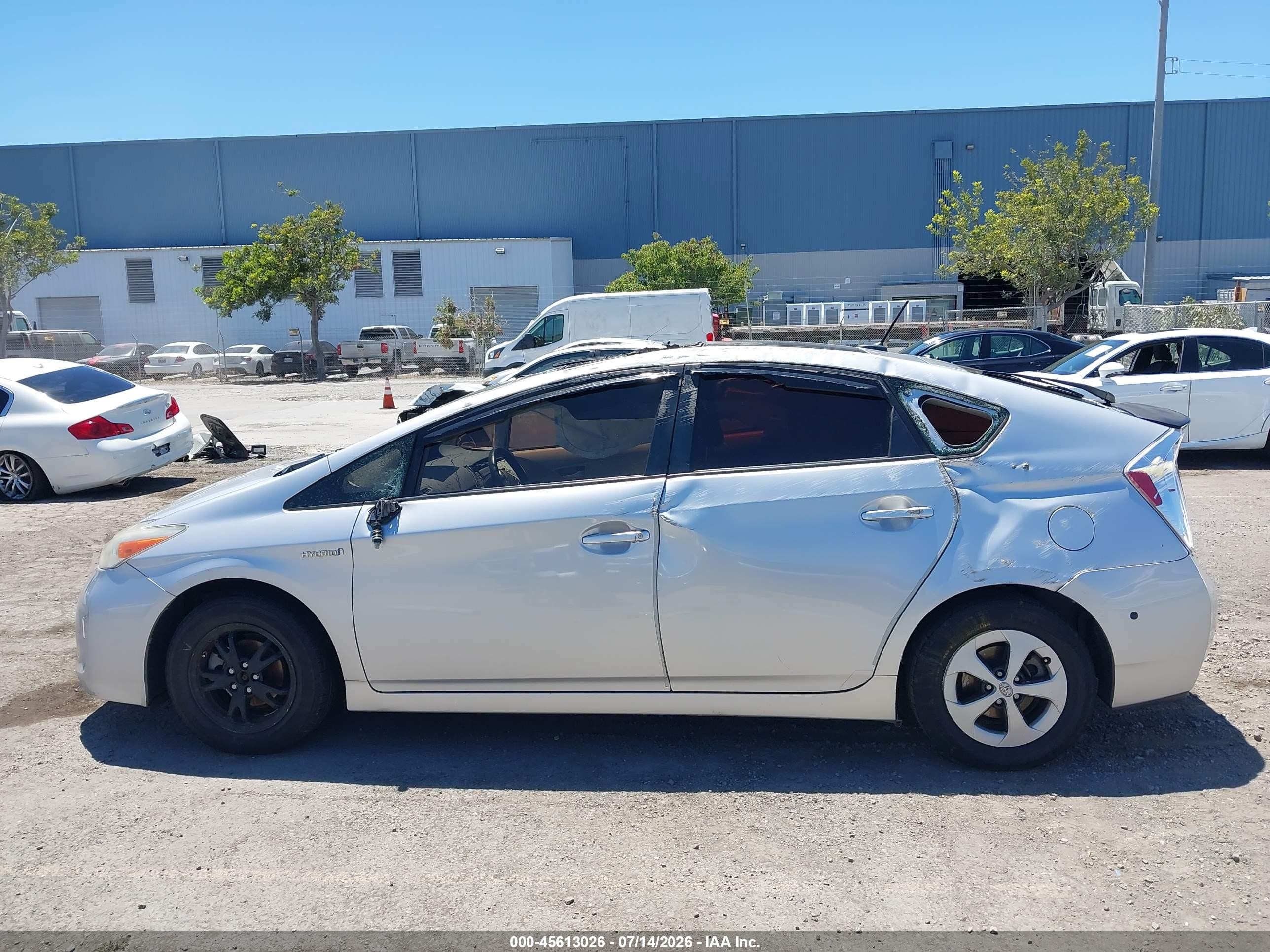 2013 Toyota Prius Four Silver vin: JTDKN3DU5D1684875