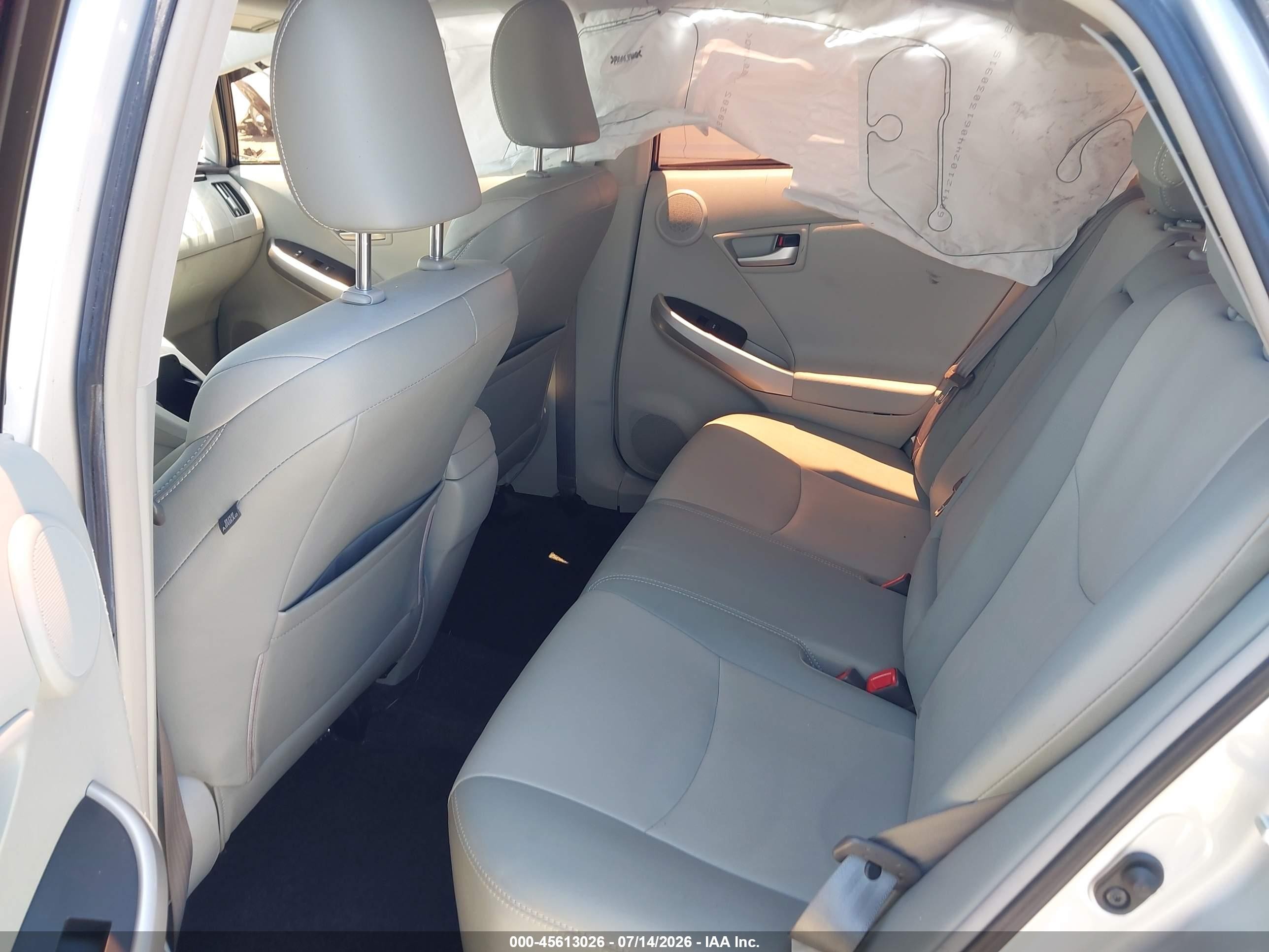 2013 Toyota Prius Four Silver vin: JTDKN3DU5D1684875