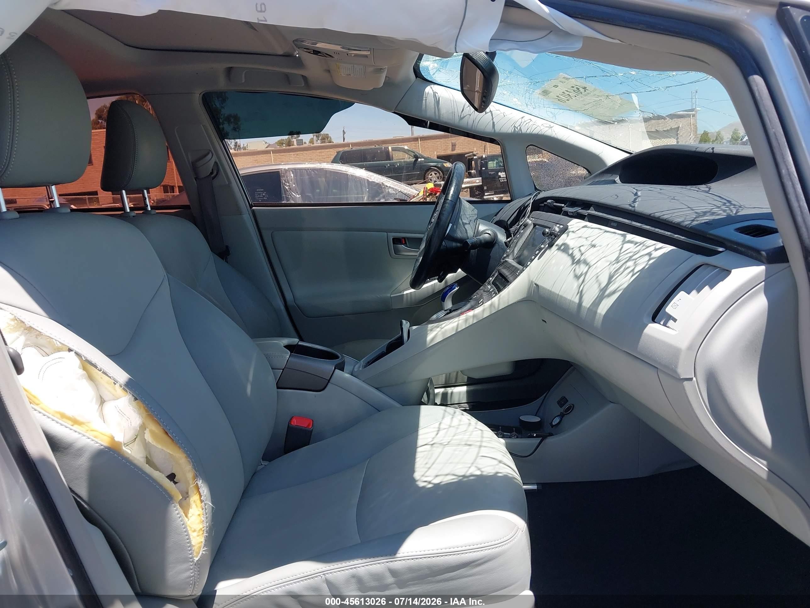 2013 Toyota Prius Four Silver vin: JTDKN3DU5D1684875