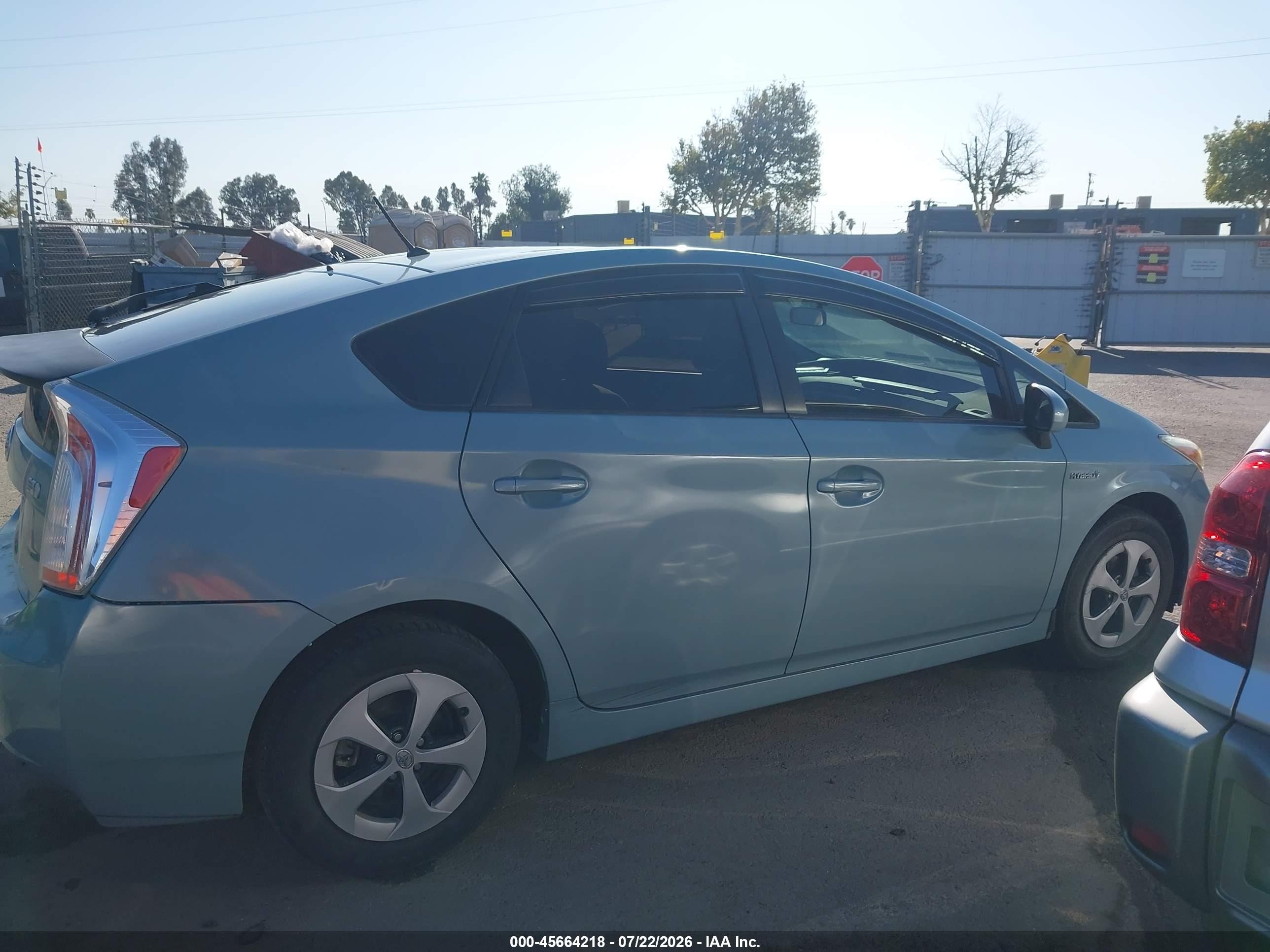 2013 Toyota Prius Two Green vin: JTDKN3DU5D1723965