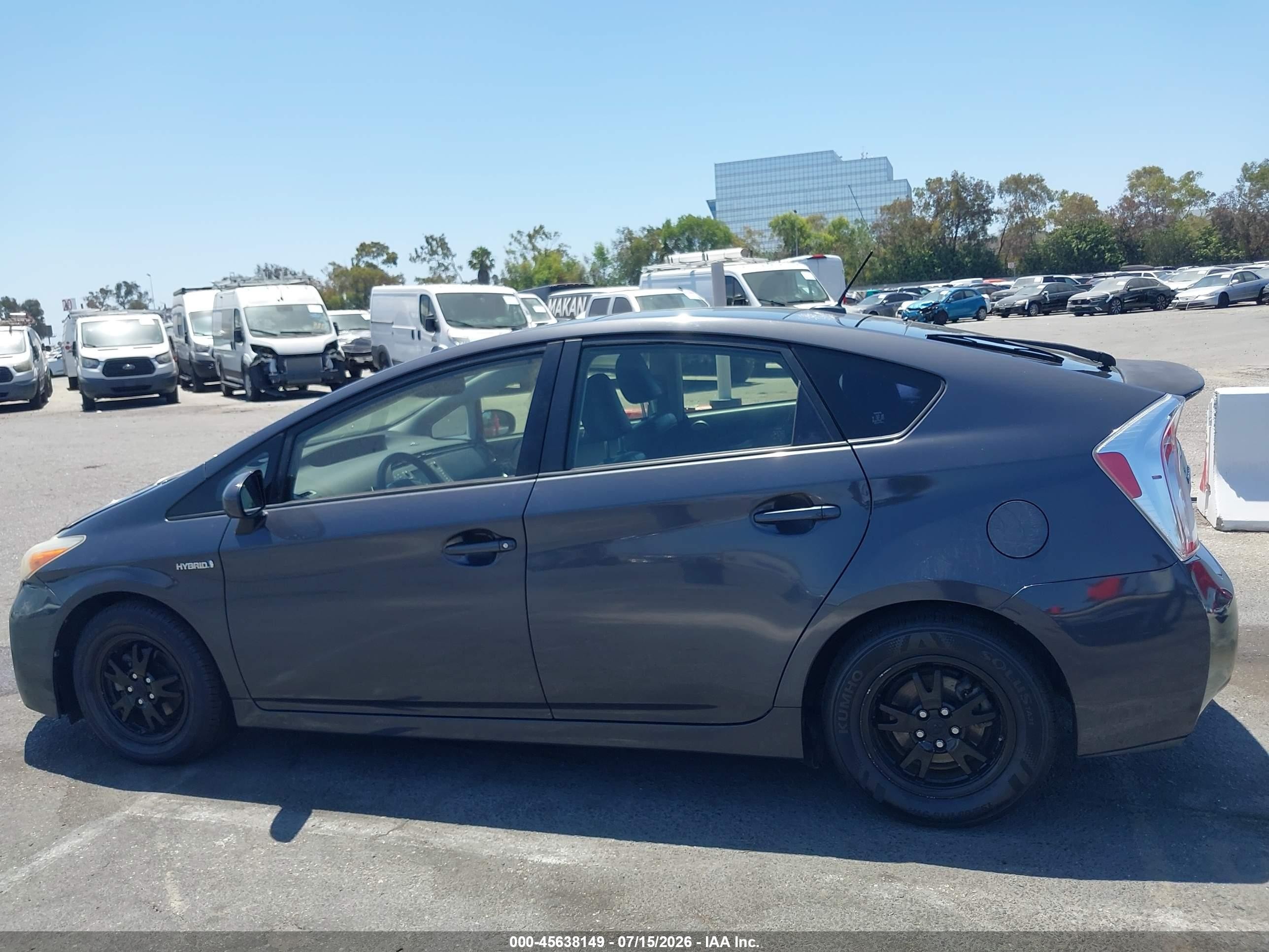 2013 Toyota Prius Four Gray vin: JTDKN3DU5D1726946
