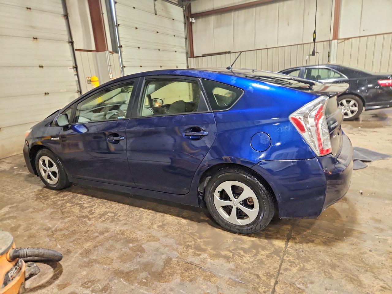 2013 Toyota Prius Two Blue vin: JTDKN3DU5D1729104