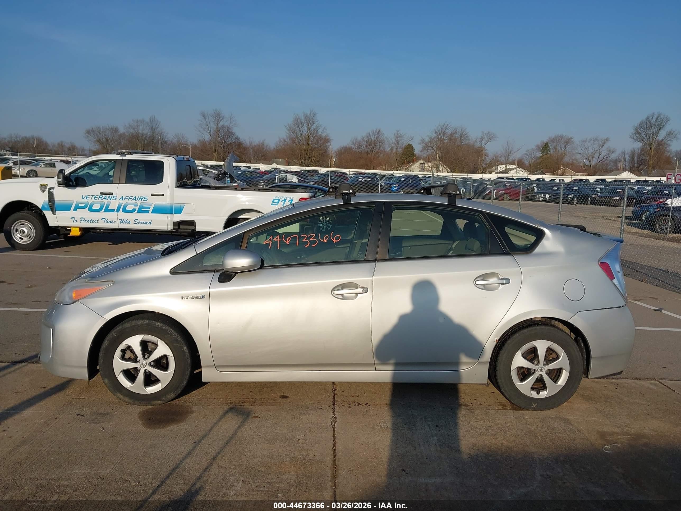 2013 Toyota Prius Three Silver vin: JTDKN3DU5D5546066