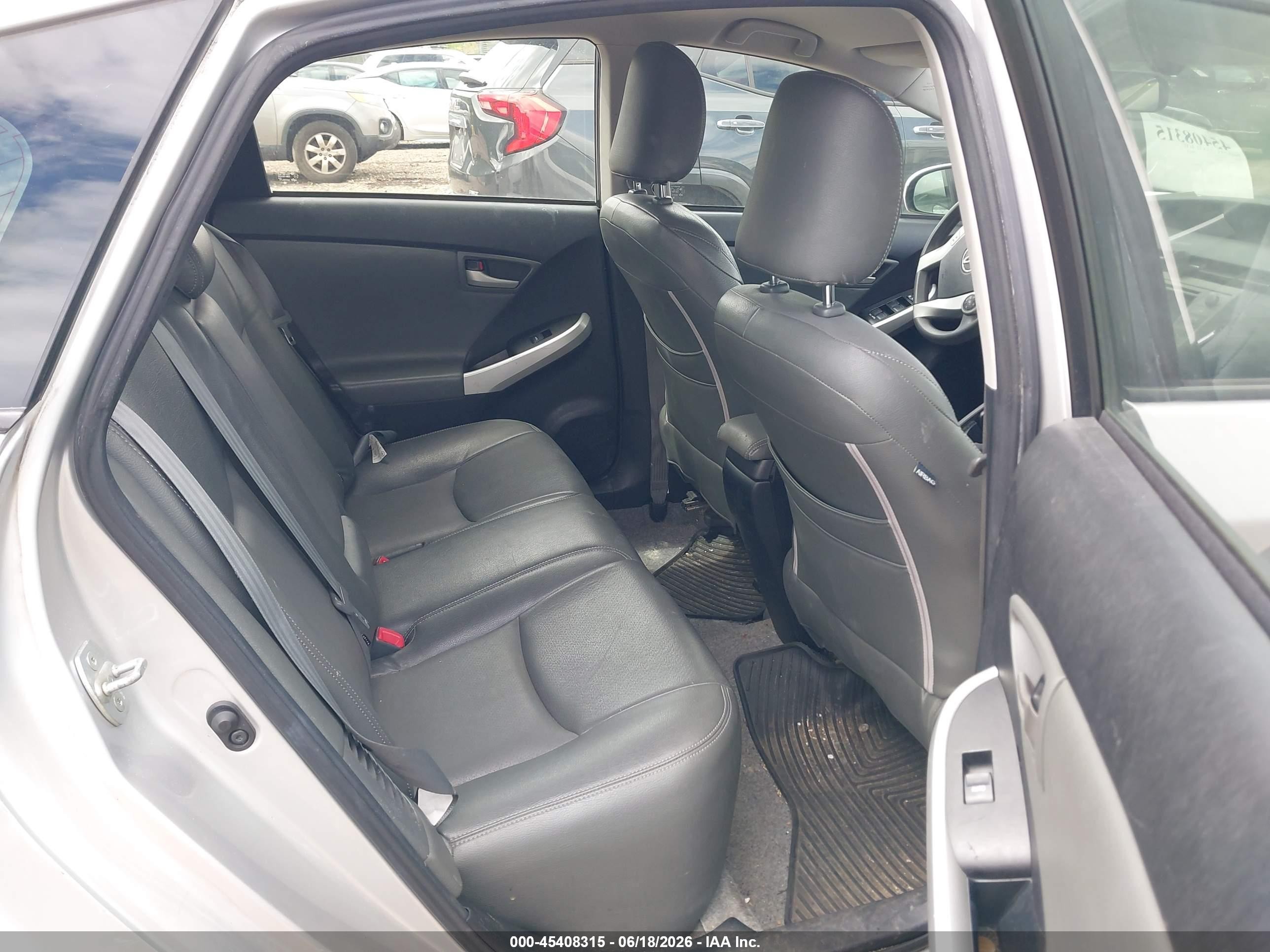 2013 Toyota Prius Two Silver vin: JTDKN3DU5D5564907