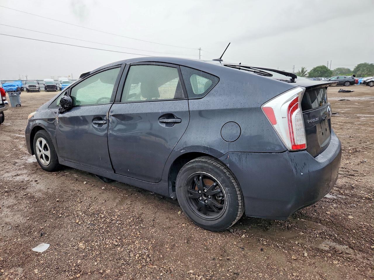 2013 Toyota Prius Three Gray vin: JTDKN3DU5D5582324