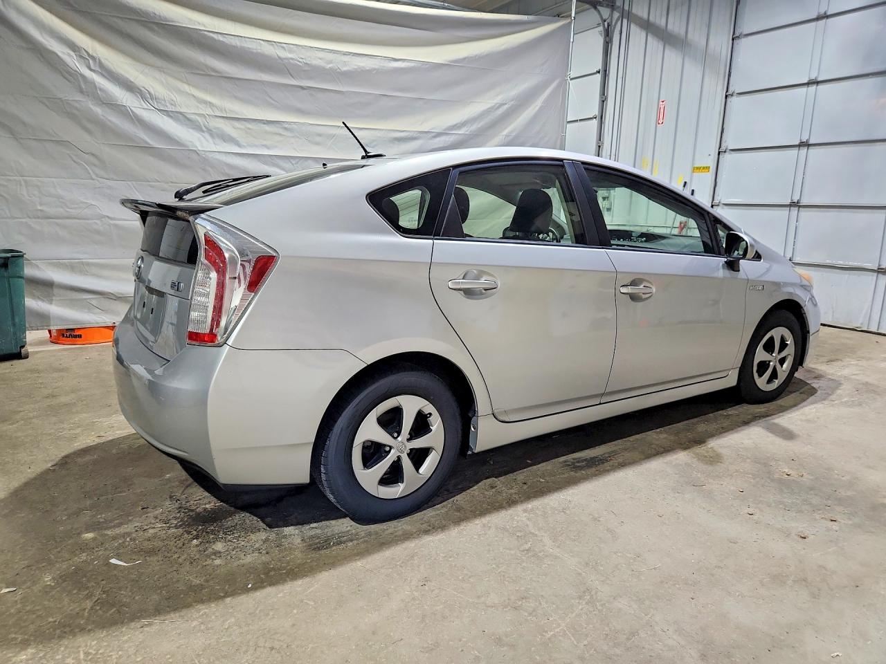 2013 Toyota Prius Four Silver vin: JTDKN3DU5D5615239