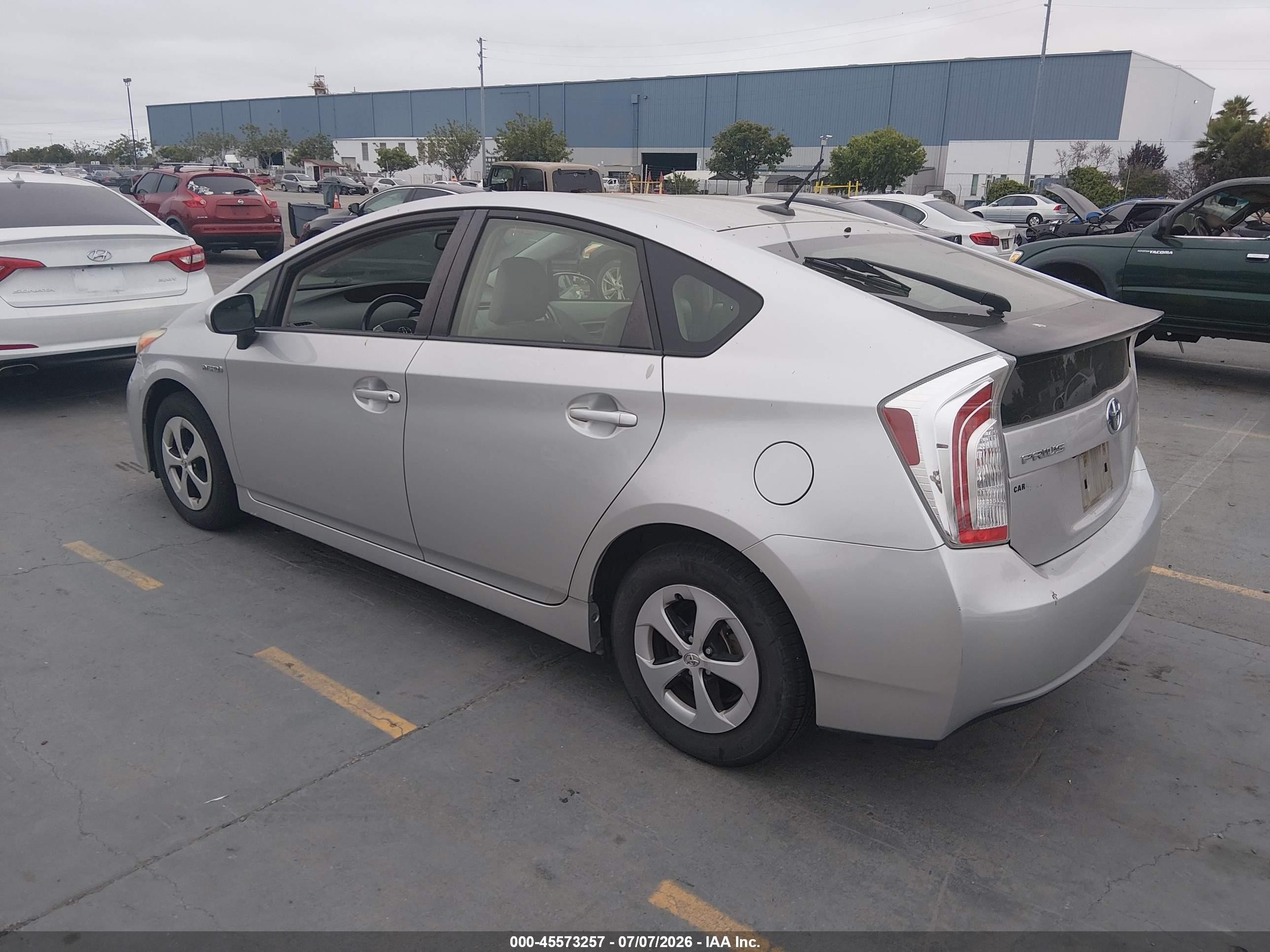 2013 Toyota Prius Four Silver vin: JTDKN3DU5D5628878