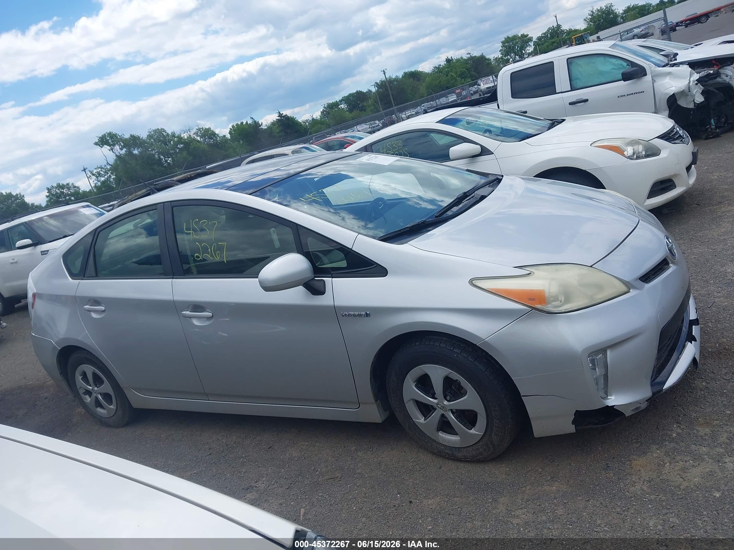 2014 Toyota Prius Three Silver vin: JTDKN3DU5E1746471