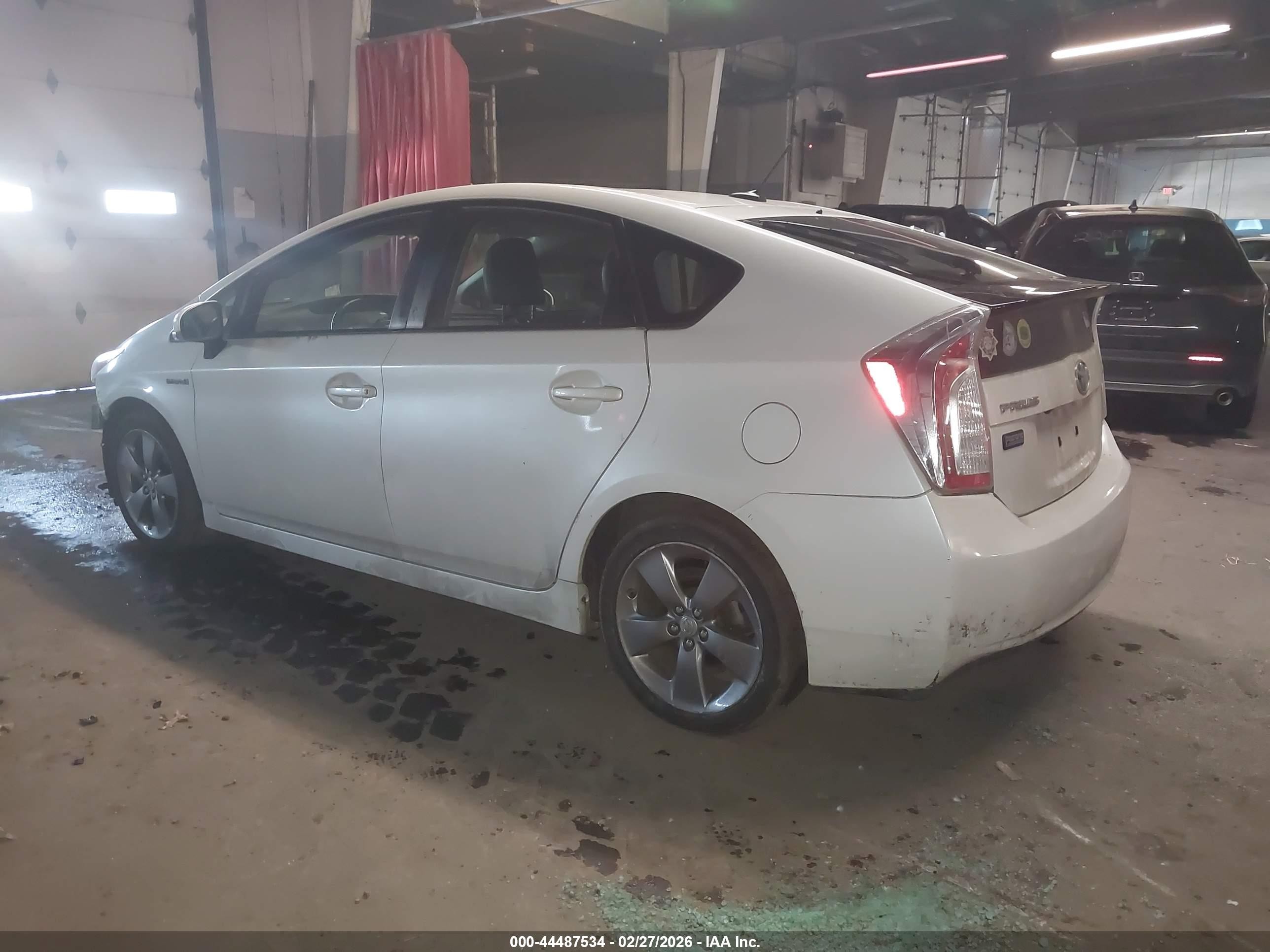 2015 Toyota Prius Persona Series Special Edition White vin: JTDKN3DU5F0421309