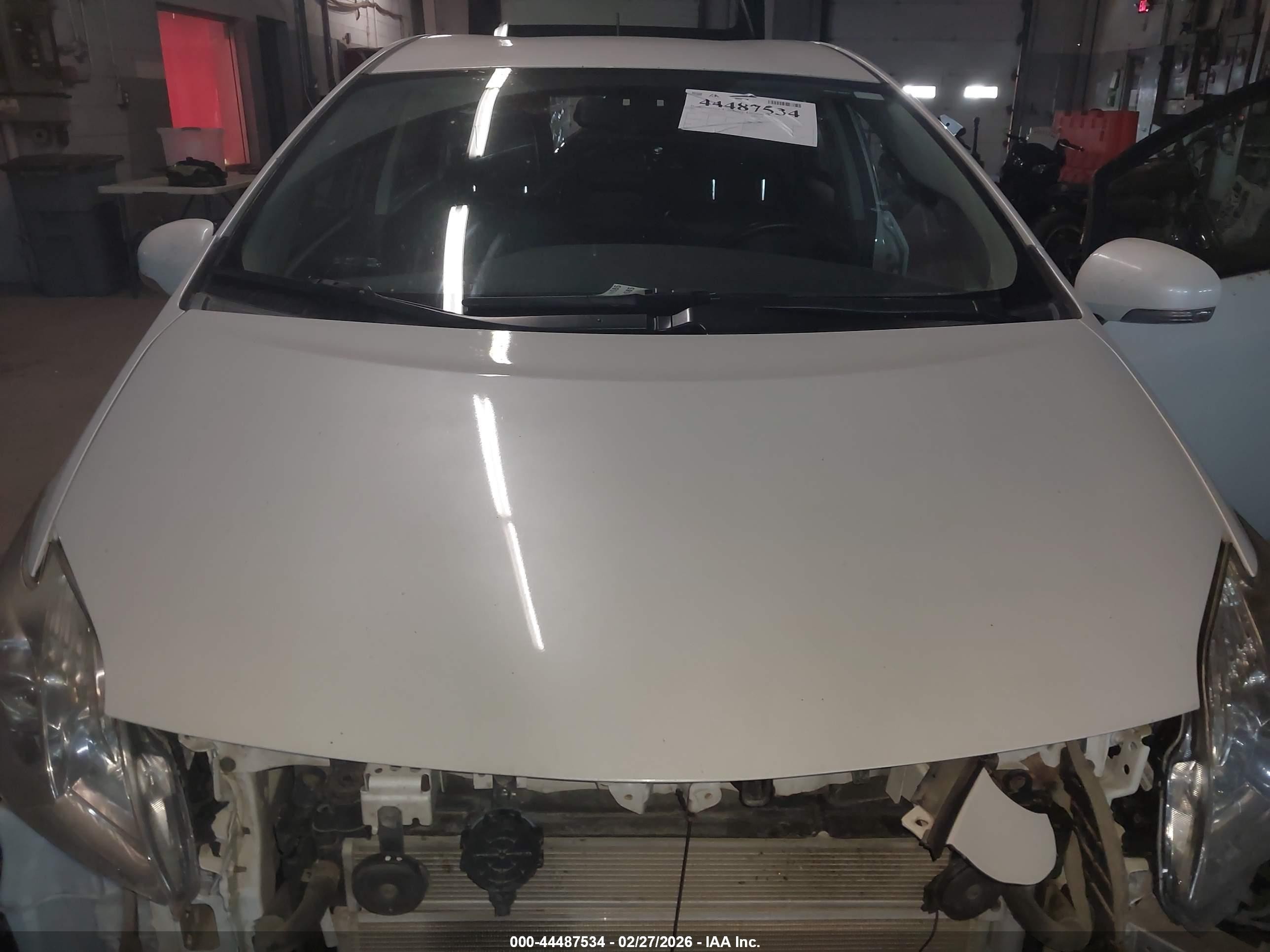 2015 Toyota Prius Persona Series Special Edition White vin: JTDKN3DU5F0421309