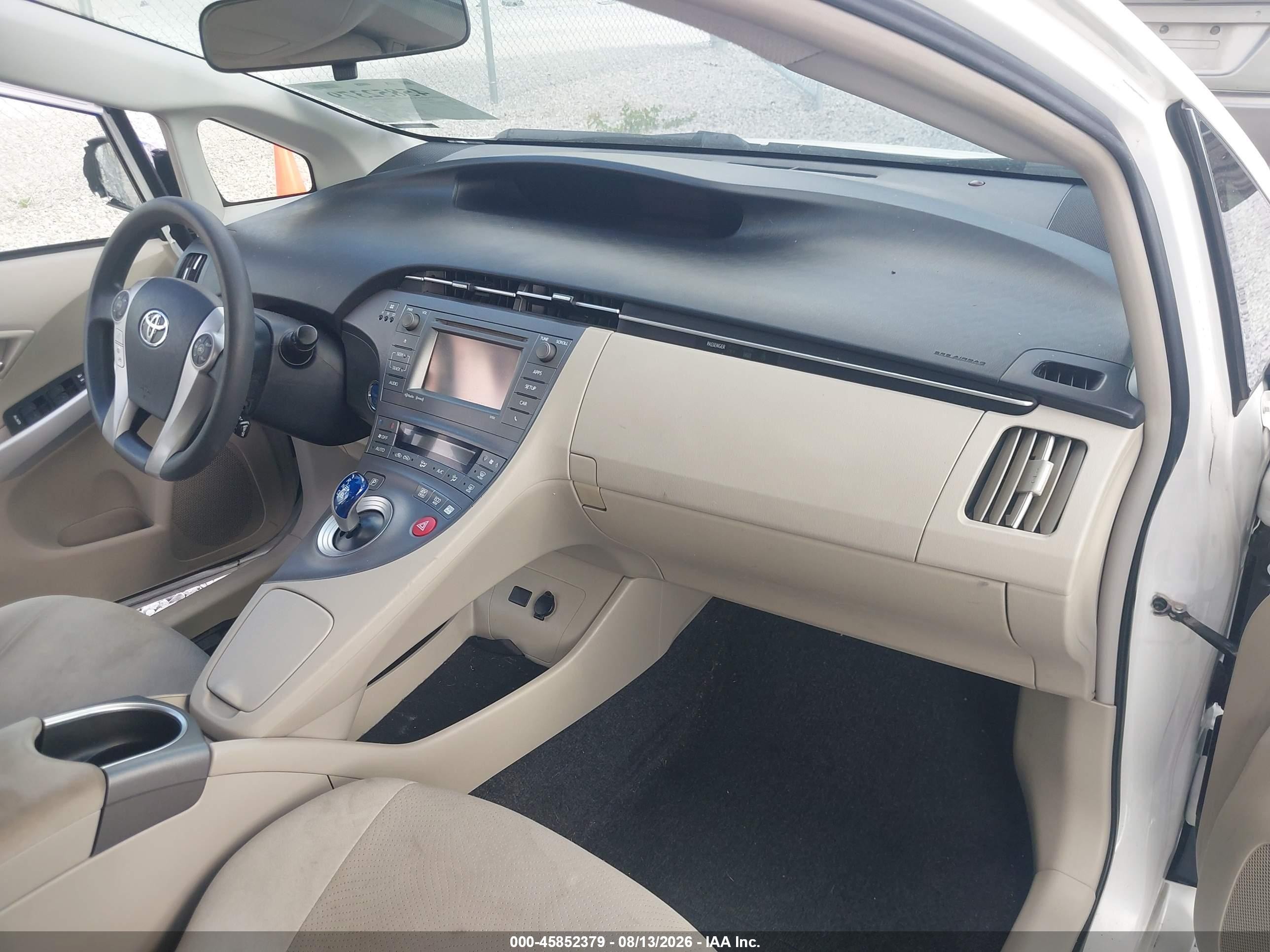 2015 Toyota Prius   White vin: JTDKN3DU5F0426574