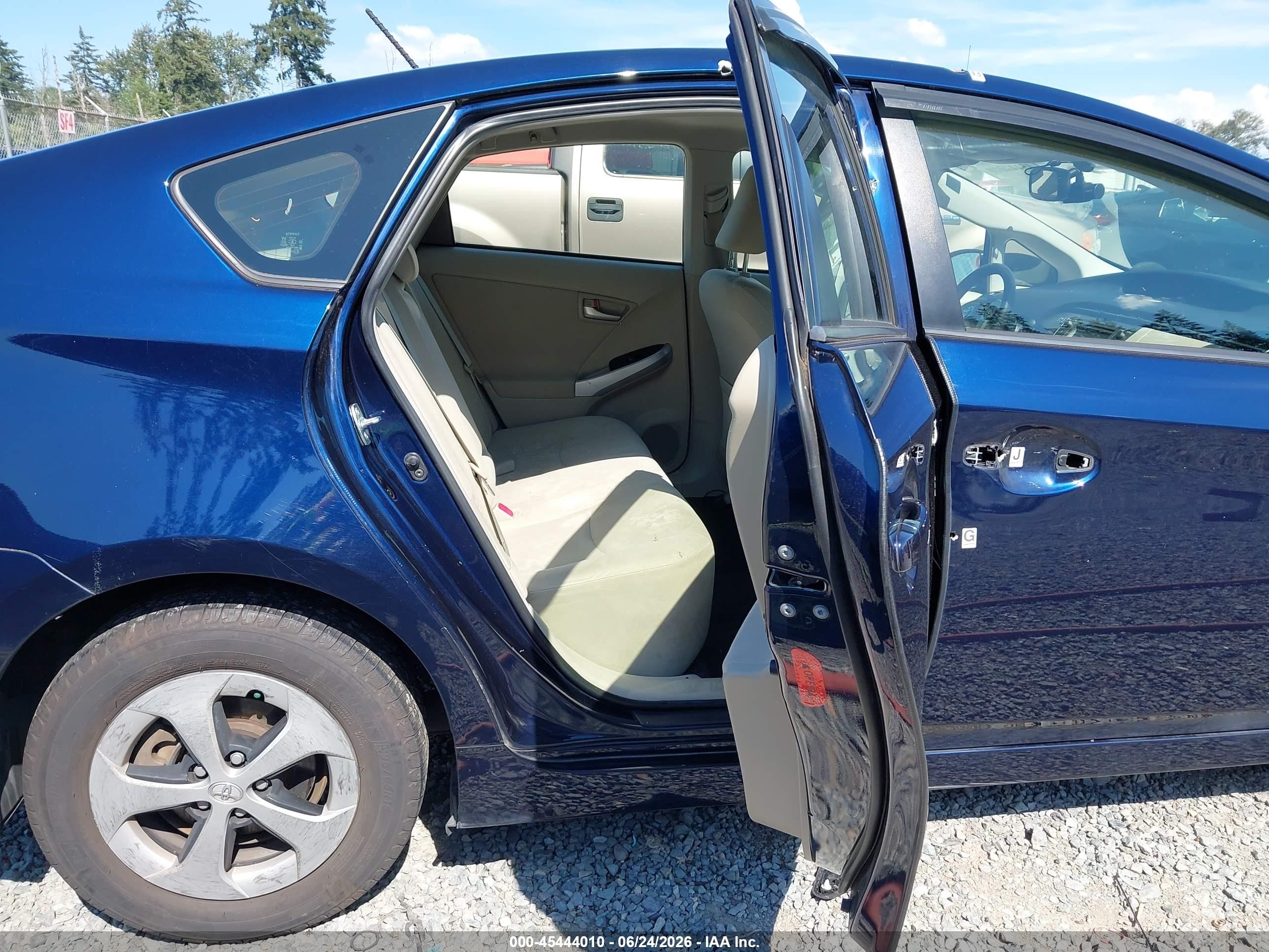 2015 Toyota Prius Two Синий vin: JTDKN3DU5F0441253
