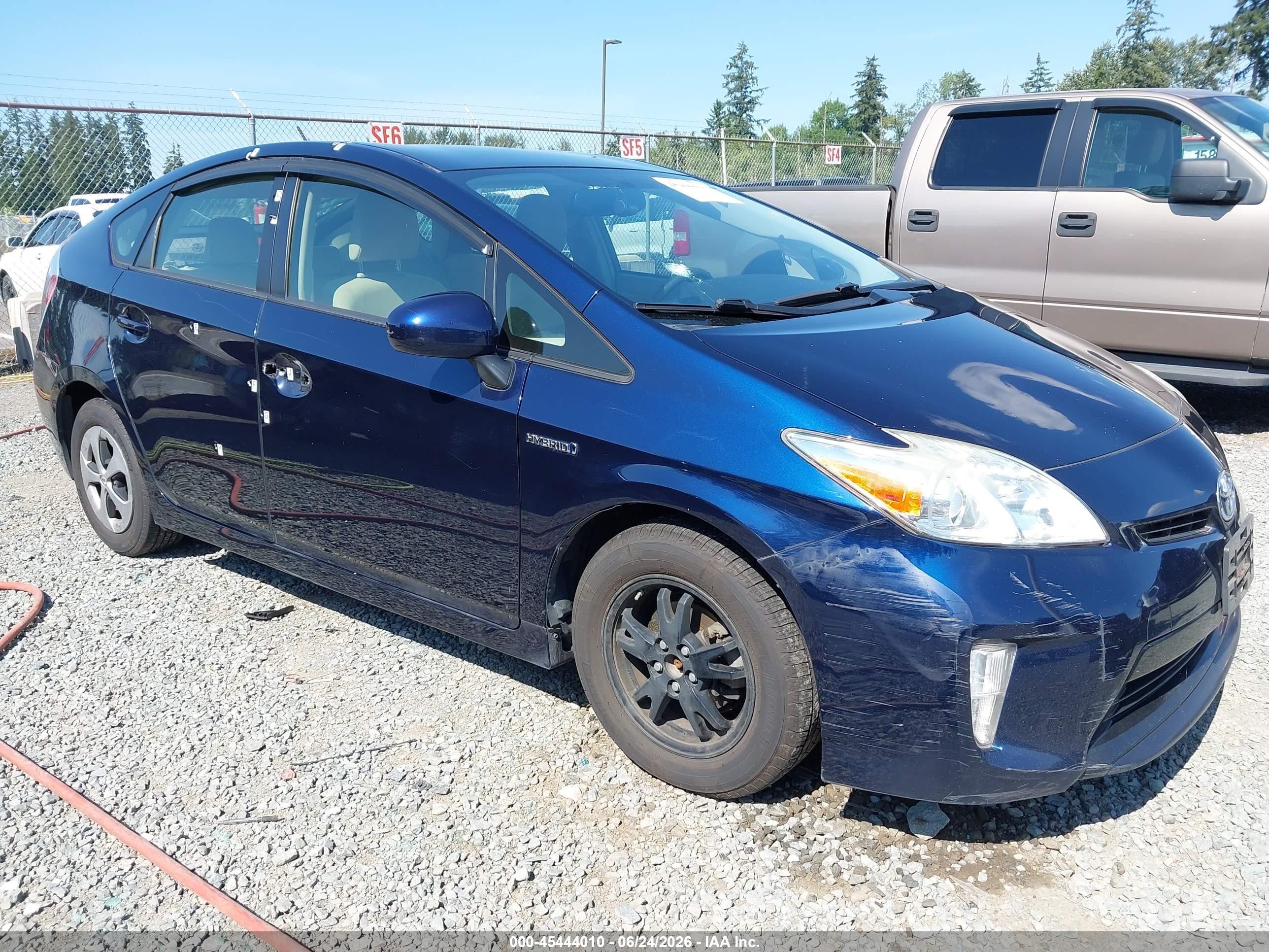 2015 Toyota Prius Two Синий vin: JTDKN3DU5F0441253