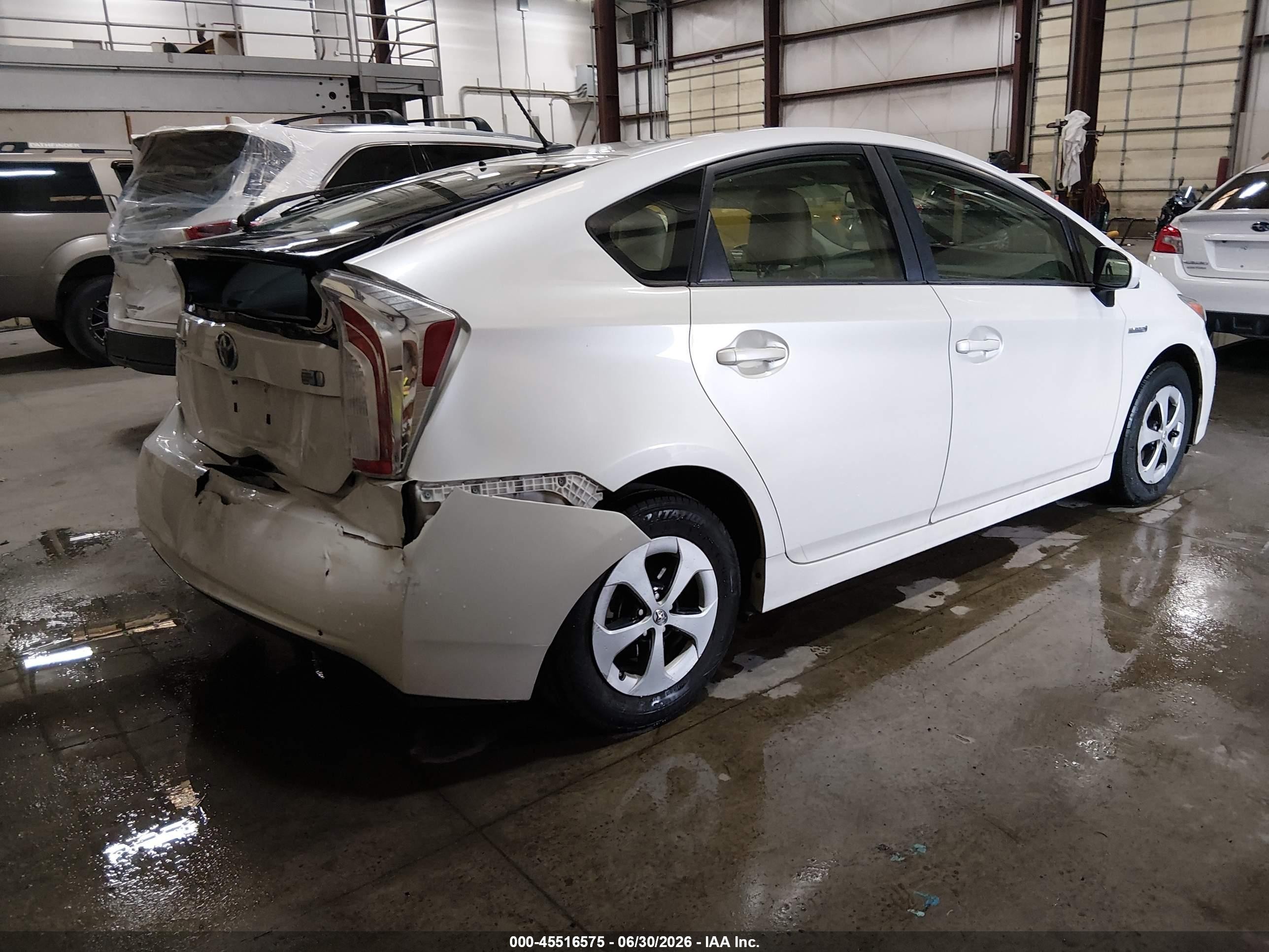 2015 Toyota Prius Four Белый vin: JTDKN3DU5F0450499