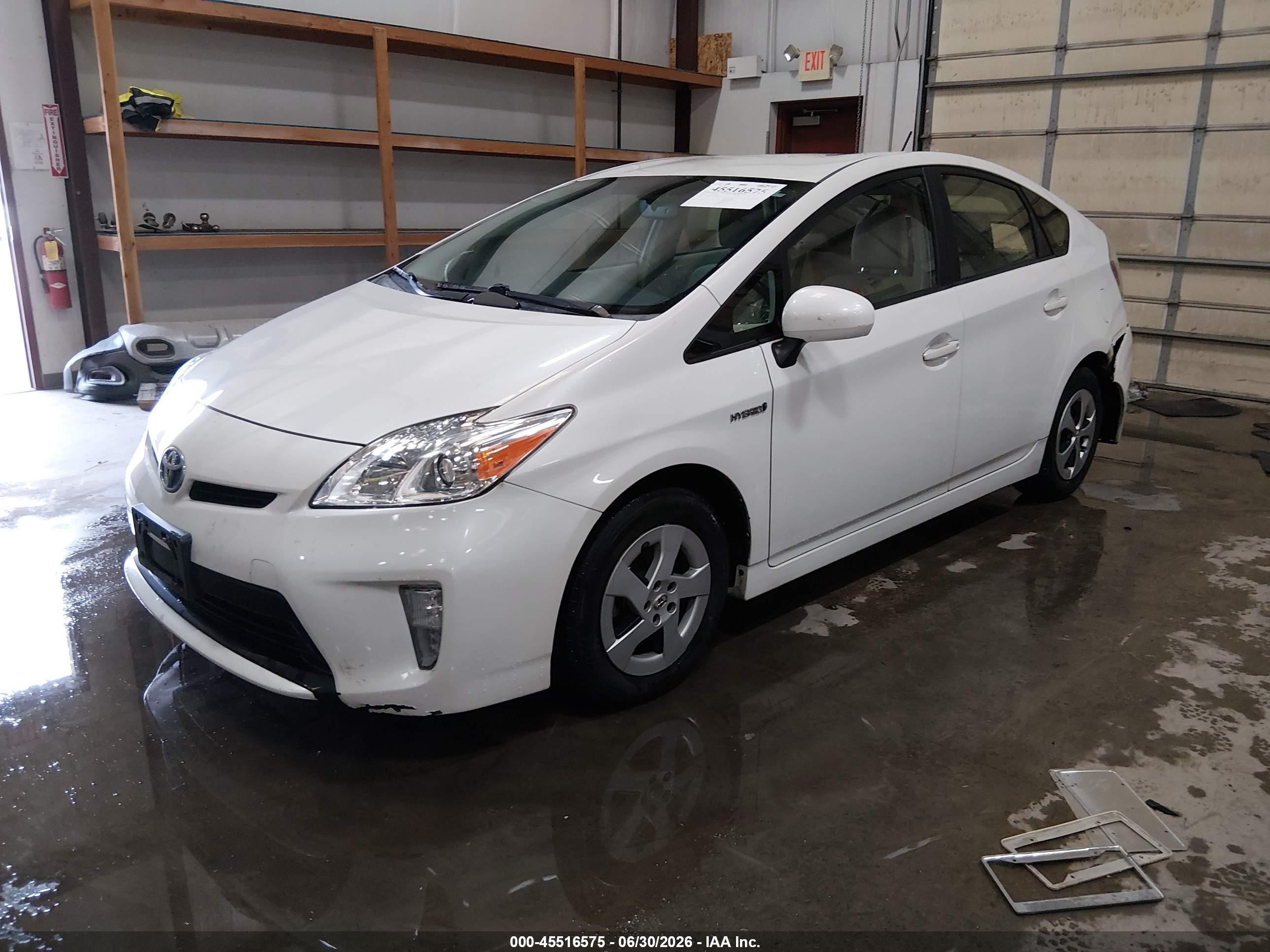 2015 Toyota Prius Four Белый vin: JTDKN3DU5F0450499