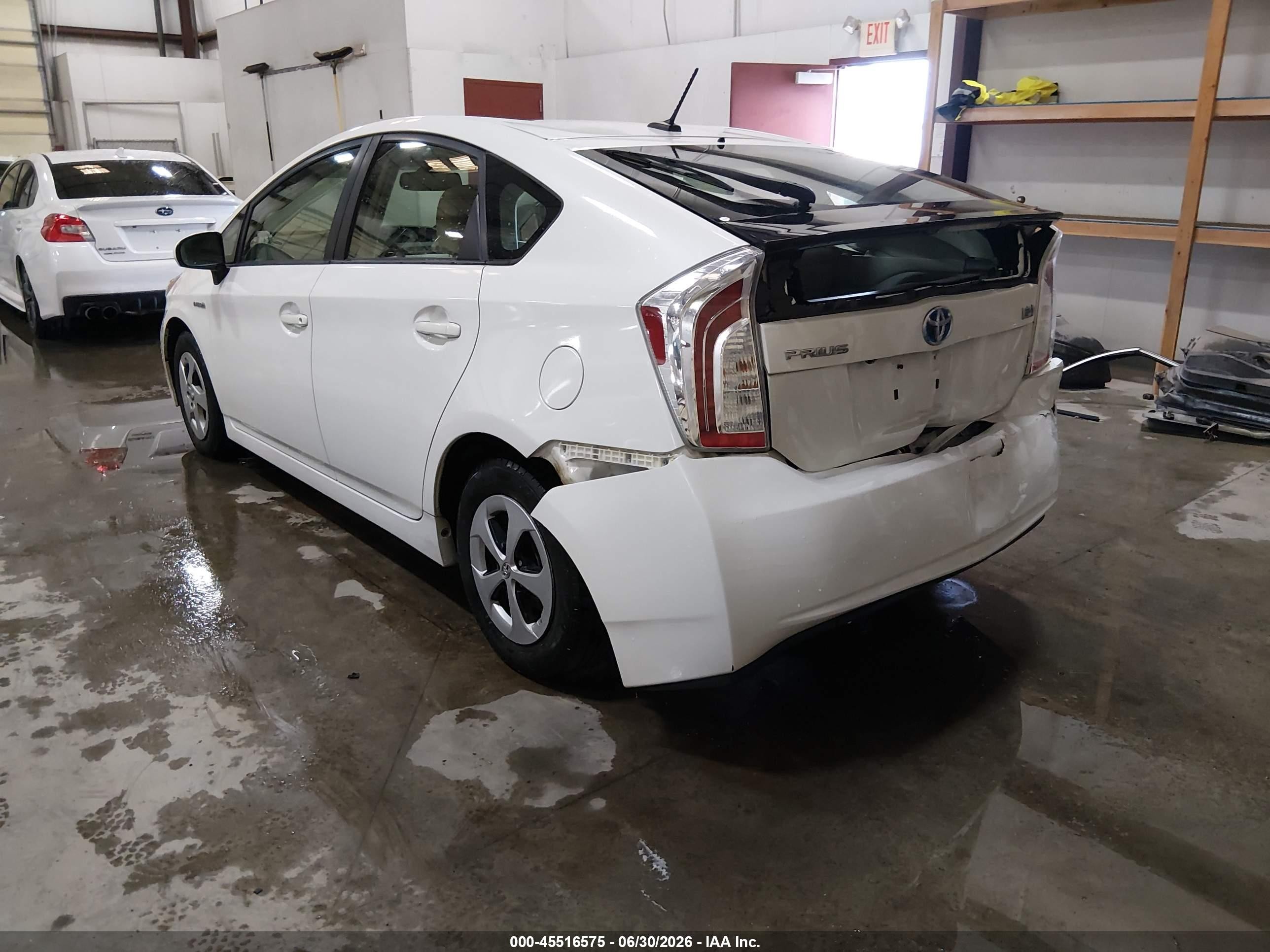 2015 Toyota Prius Four Белый vin: JTDKN3DU5F0450499