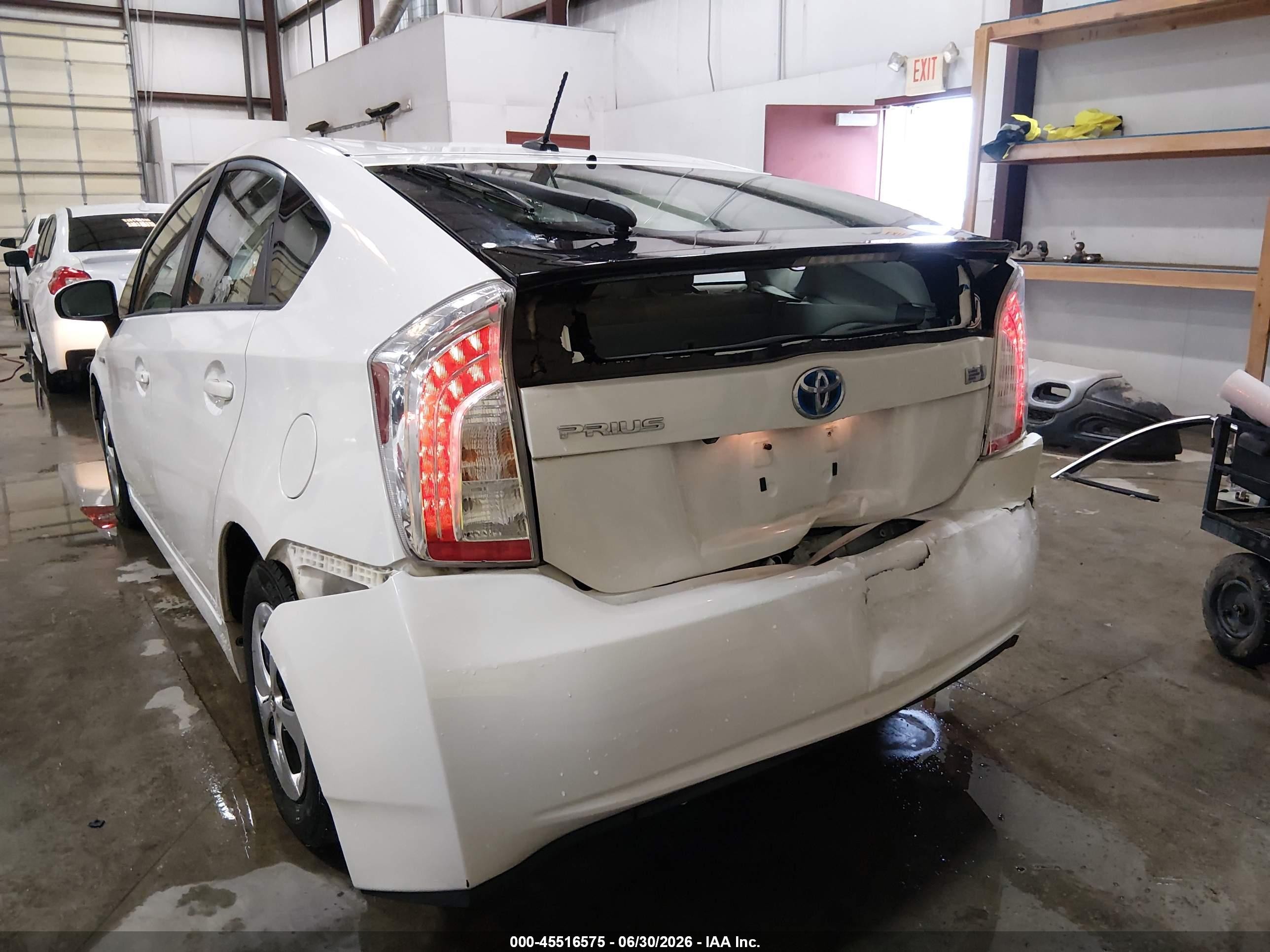 2015 Toyota Prius Four Белый vin: JTDKN3DU5F0450499