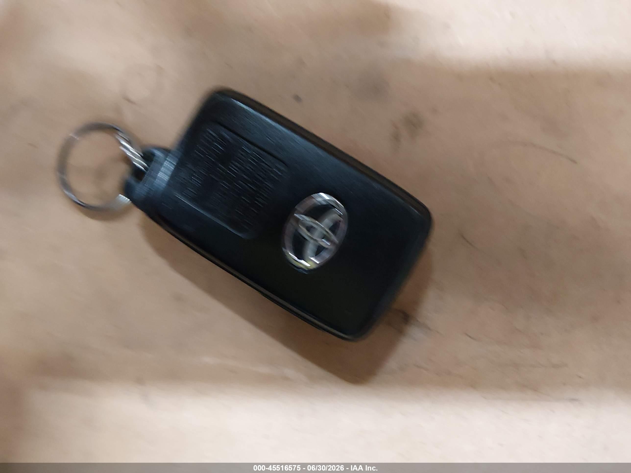 2015 Toyota Prius Four Белый vin: JTDKN3DU5F0450499