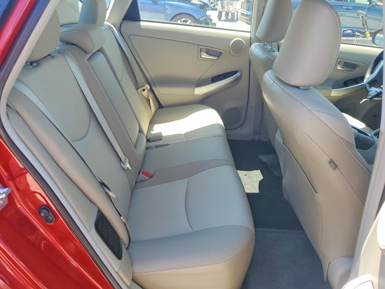 2015 Toyota Prius Four Red vin: JTDKN3DU5F0468629