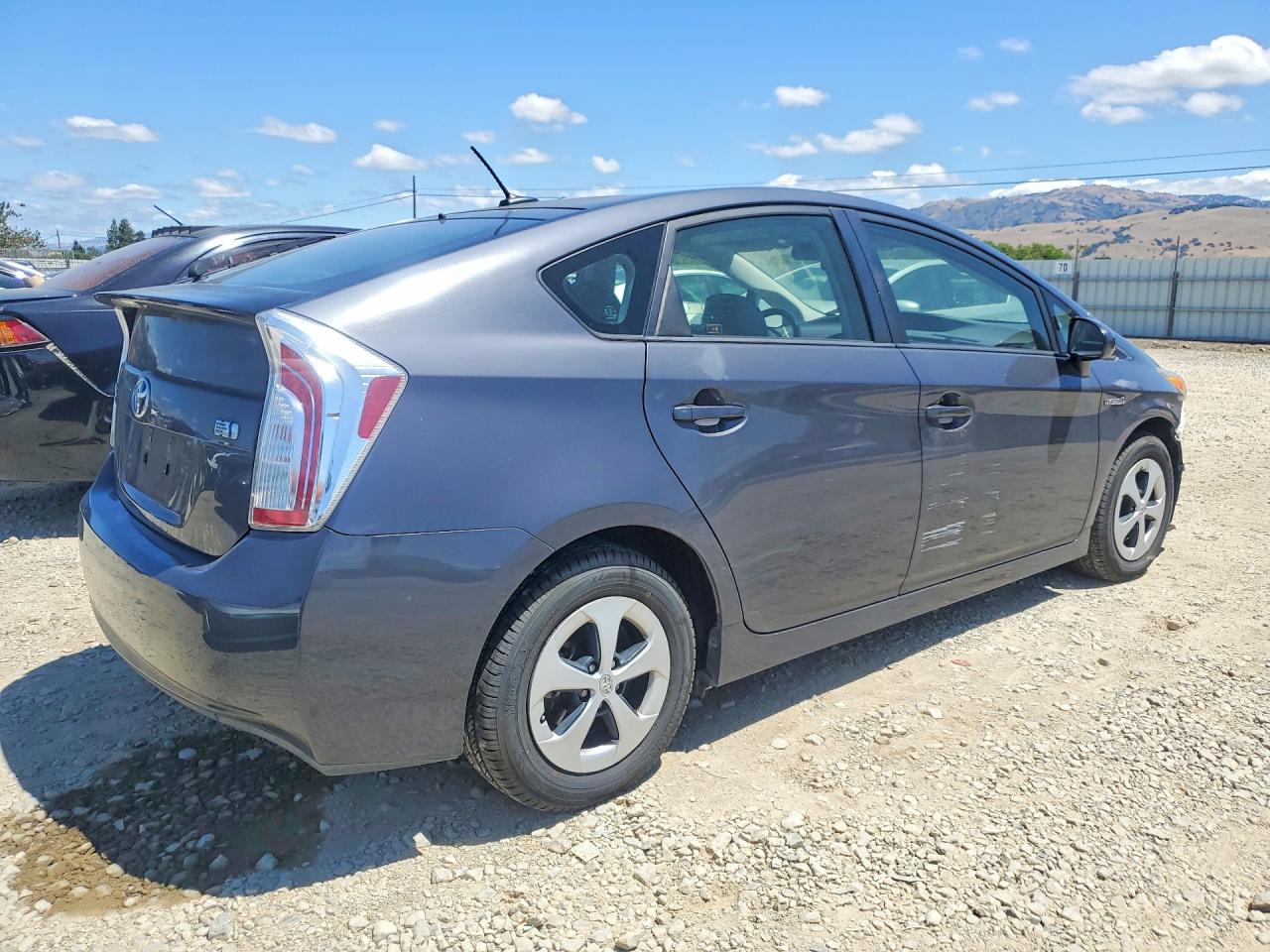 2015 Toyota Prius Four Gray vin: JTDKN3DU5F1931671